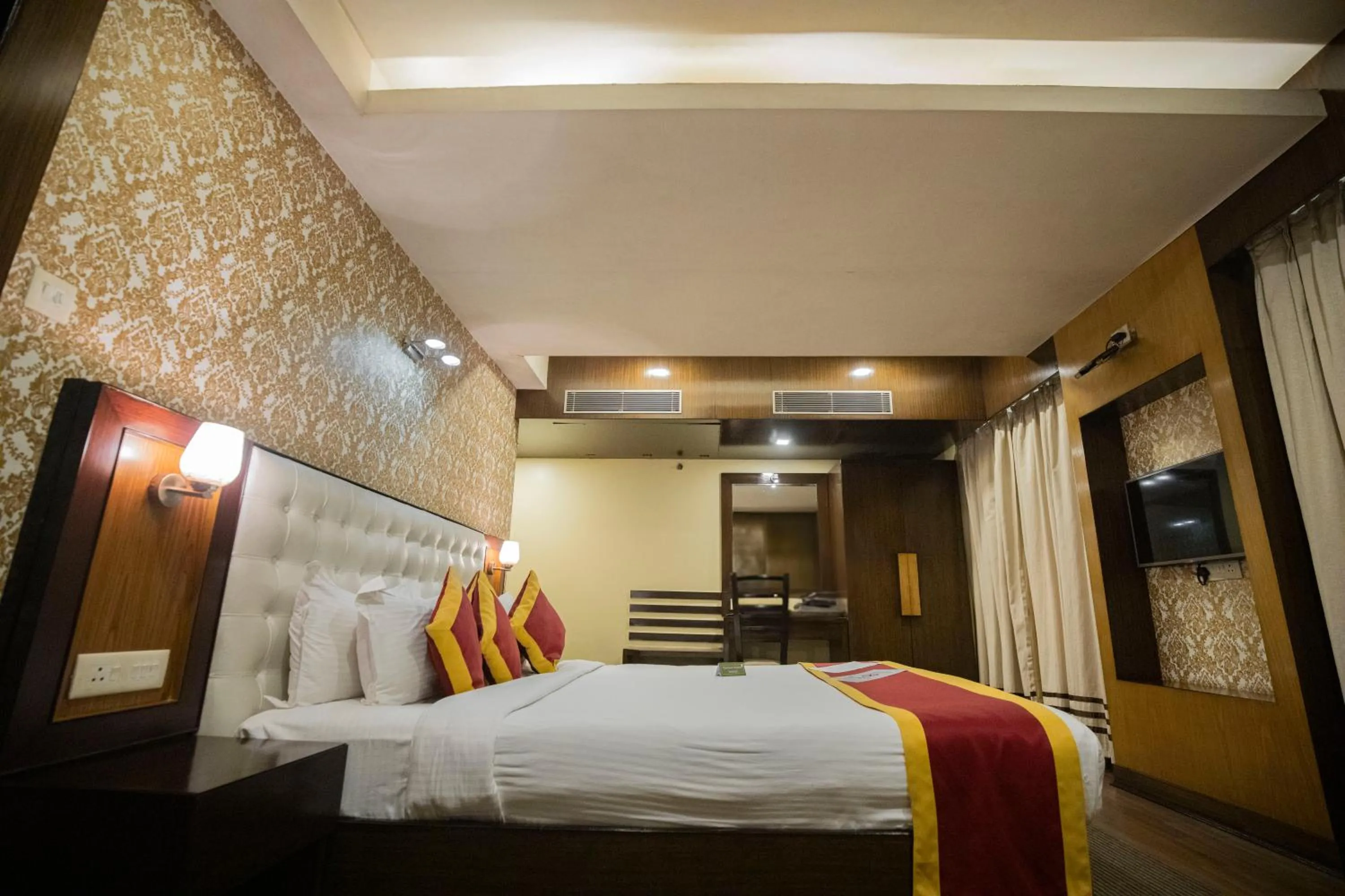 Bed in Ethnotel, Kolkata Airport