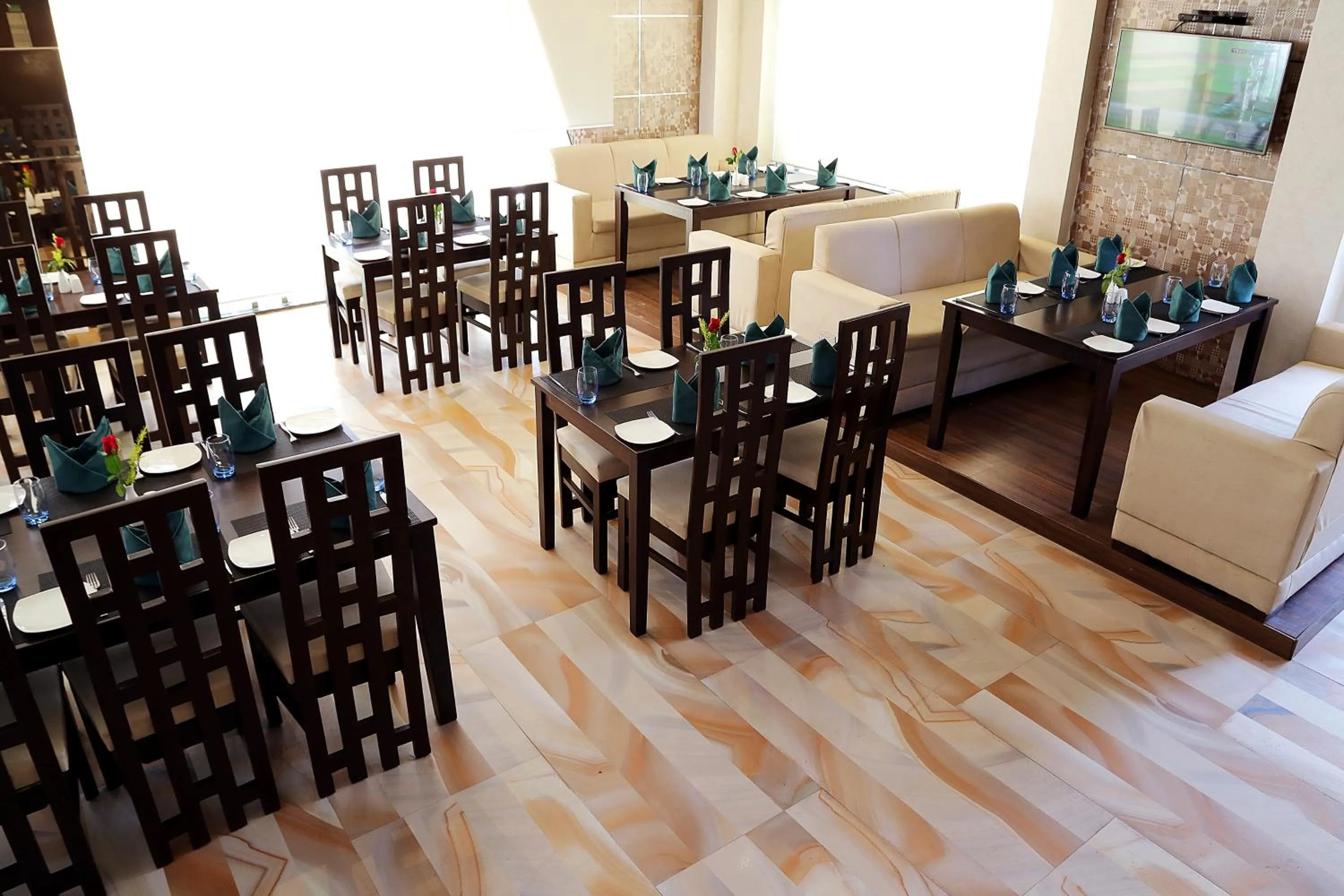 Restaurant/places to eat in Ethnotel, Kolkata Airport