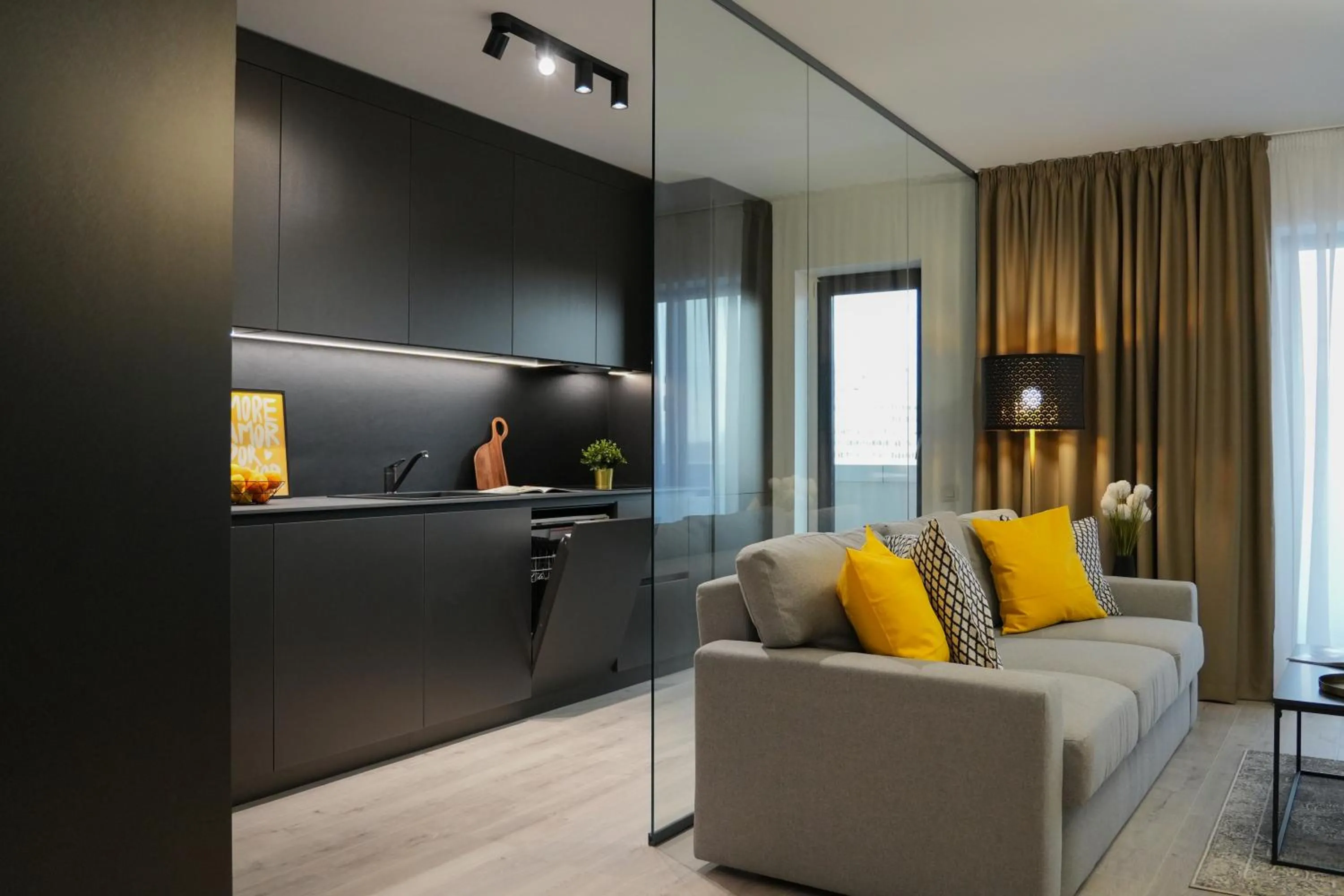 Kitchen or kitchenette in Luca - Luxury Park-View Apt with Balcony & Parking