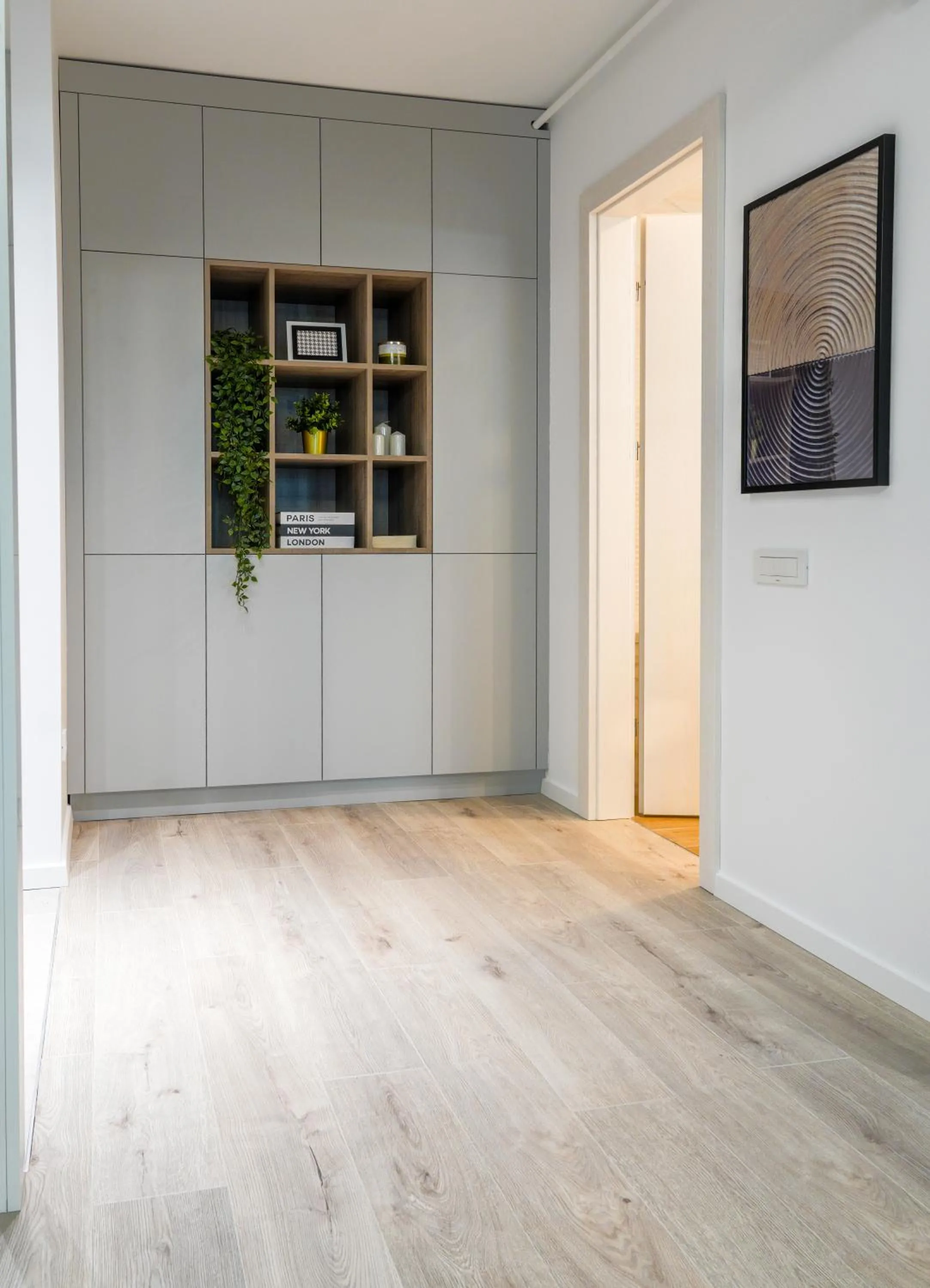 wardrobe in Luca - Luxury Park-View Apt with Balcony & Parking
