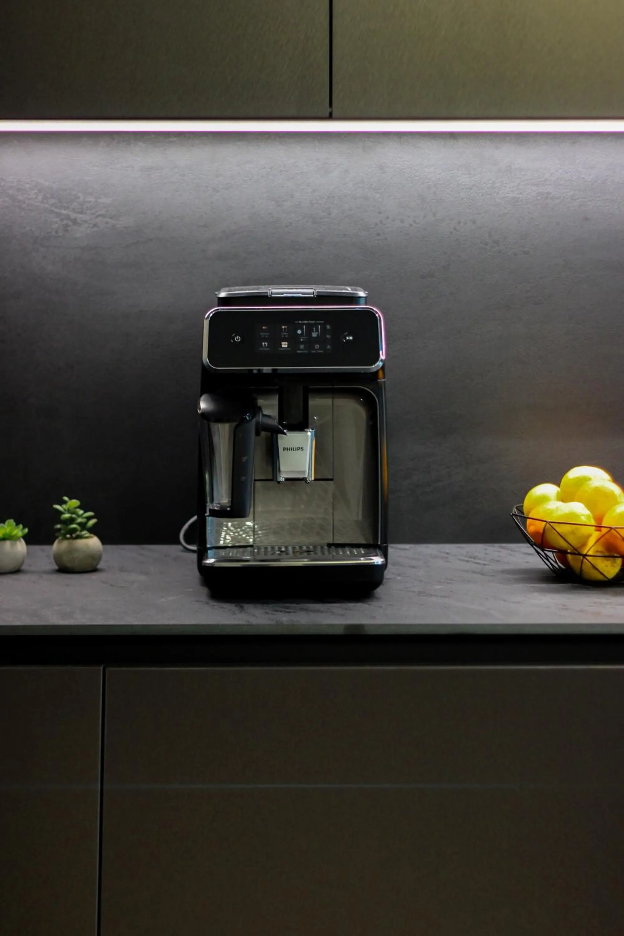 Coffee/tea facilities in Luca - Luxury Park-View Apt with Balcony & Parking