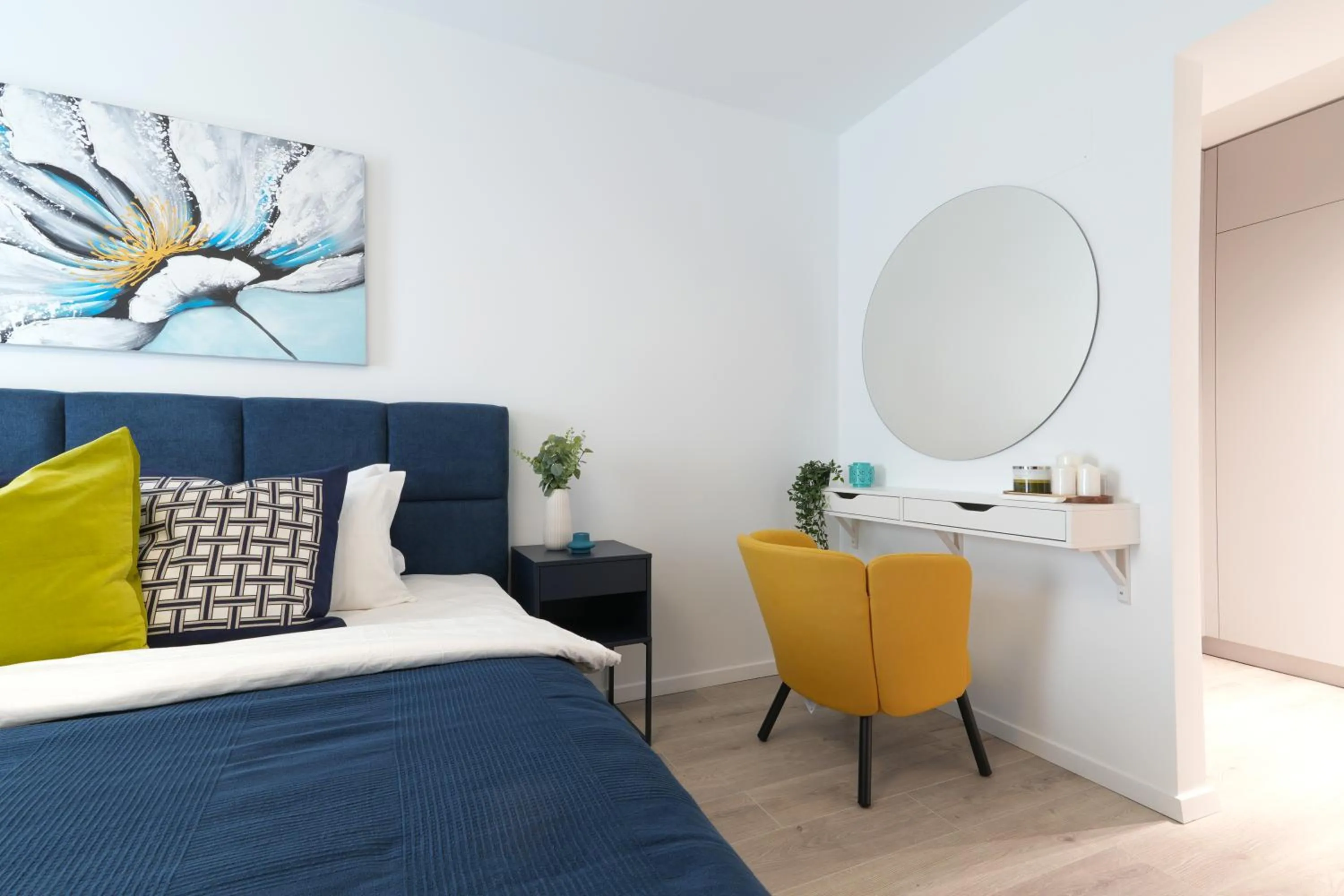 Bedroom, Bed in Luca - Luxury Park-View Apt with Balcony & Parking