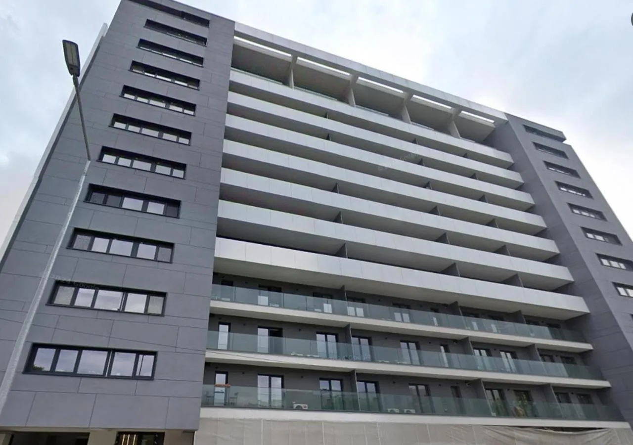 Property building in Luca - Luxury Park-View Apt with Balcony & Parking
