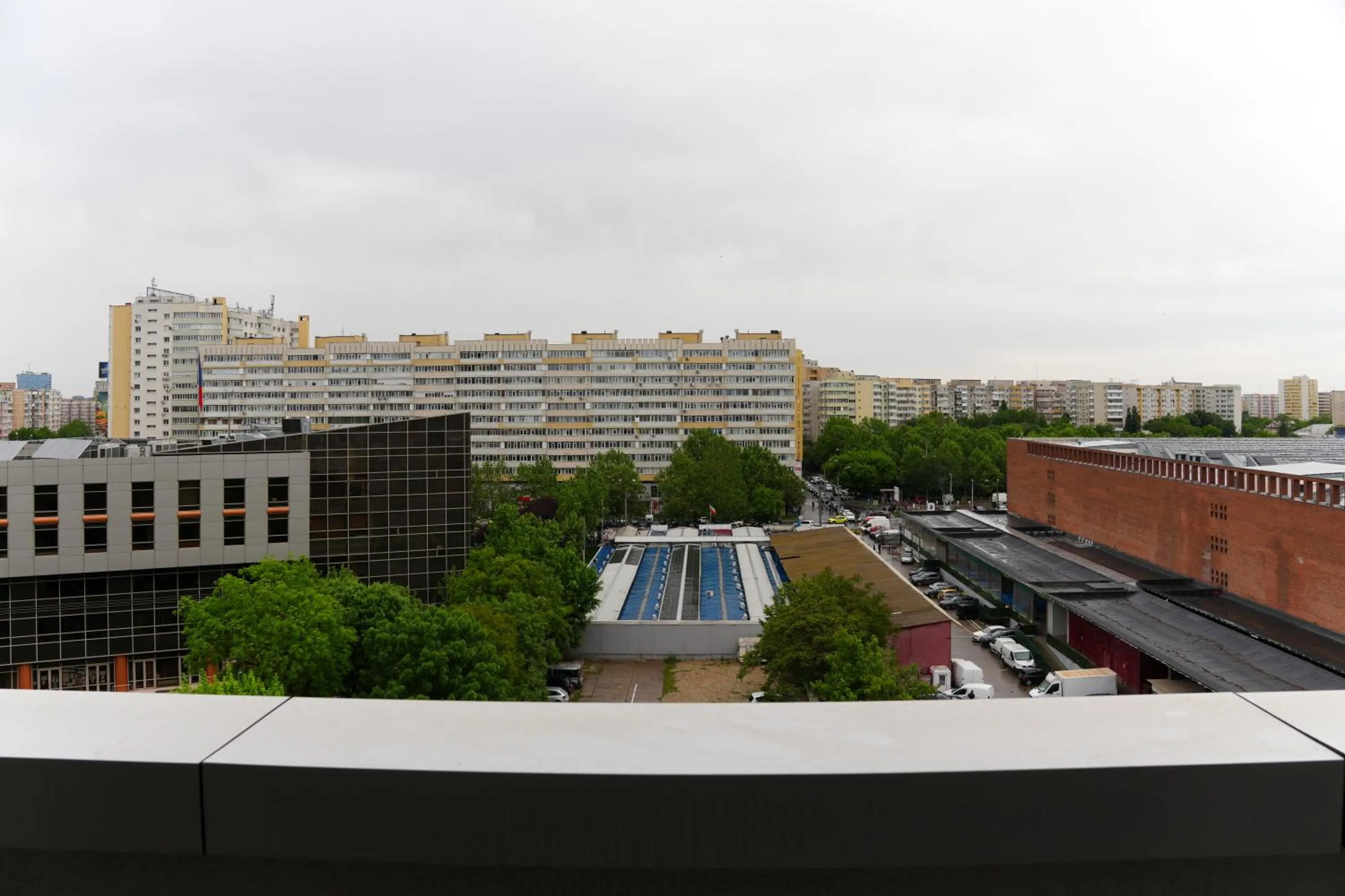 Location in Luca - Luxury Park-View Apt with Balcony & Parking