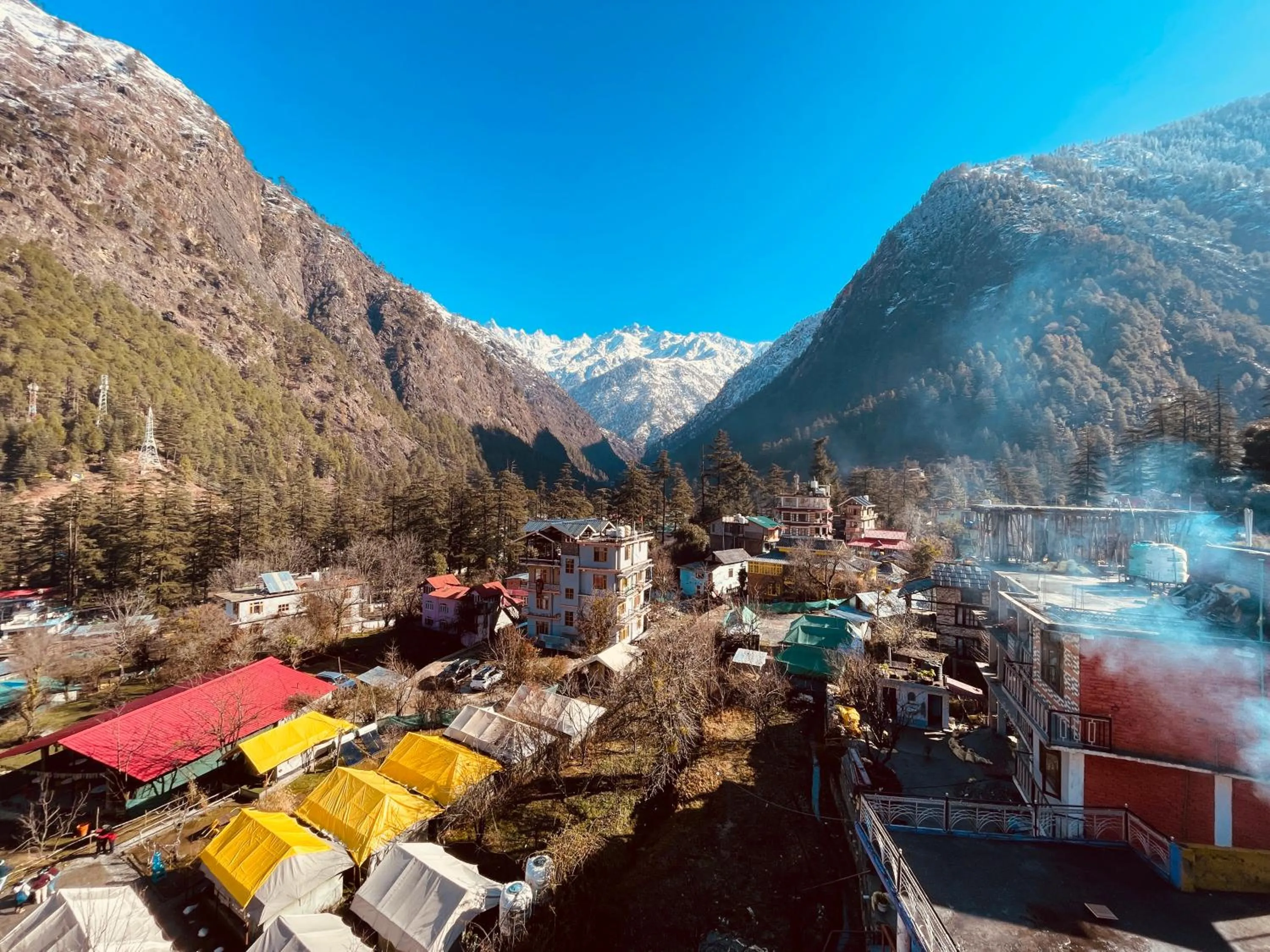 Mountain view in Jungle by sturmfrei Kasol
