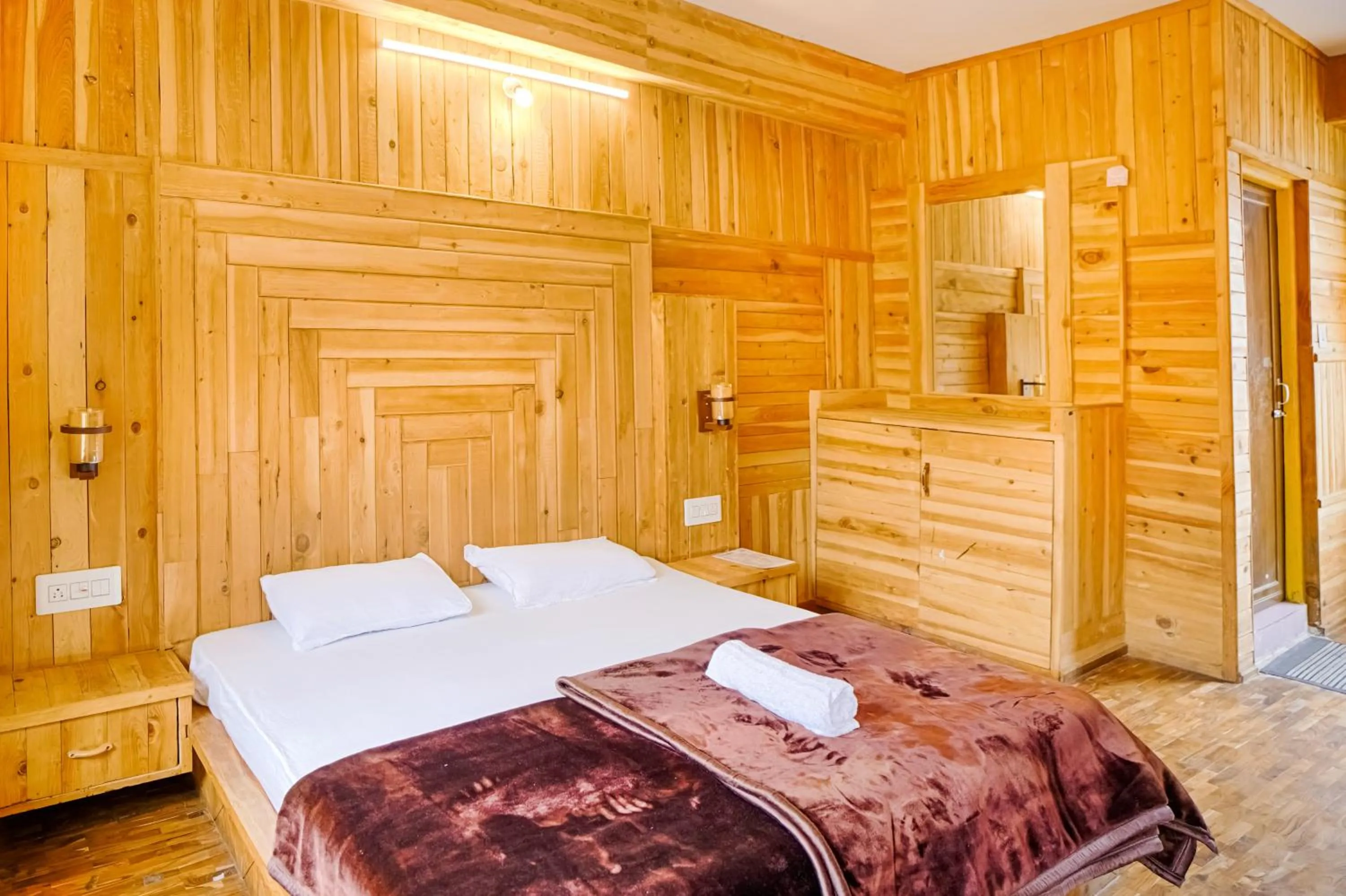 Bed in Jungle by sturmfrei Kasol