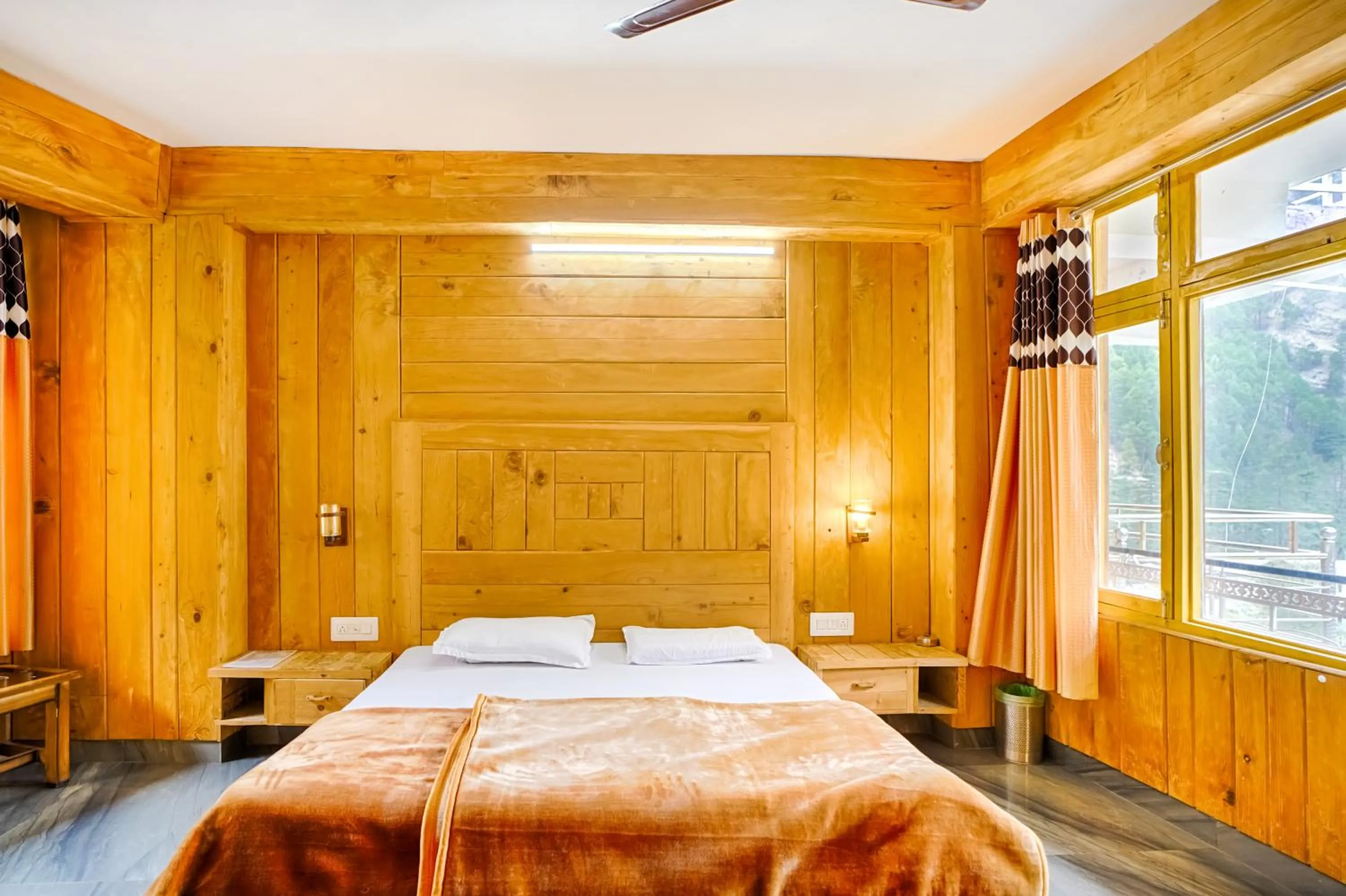 Bed in Jungle by sturmfrei Kasol