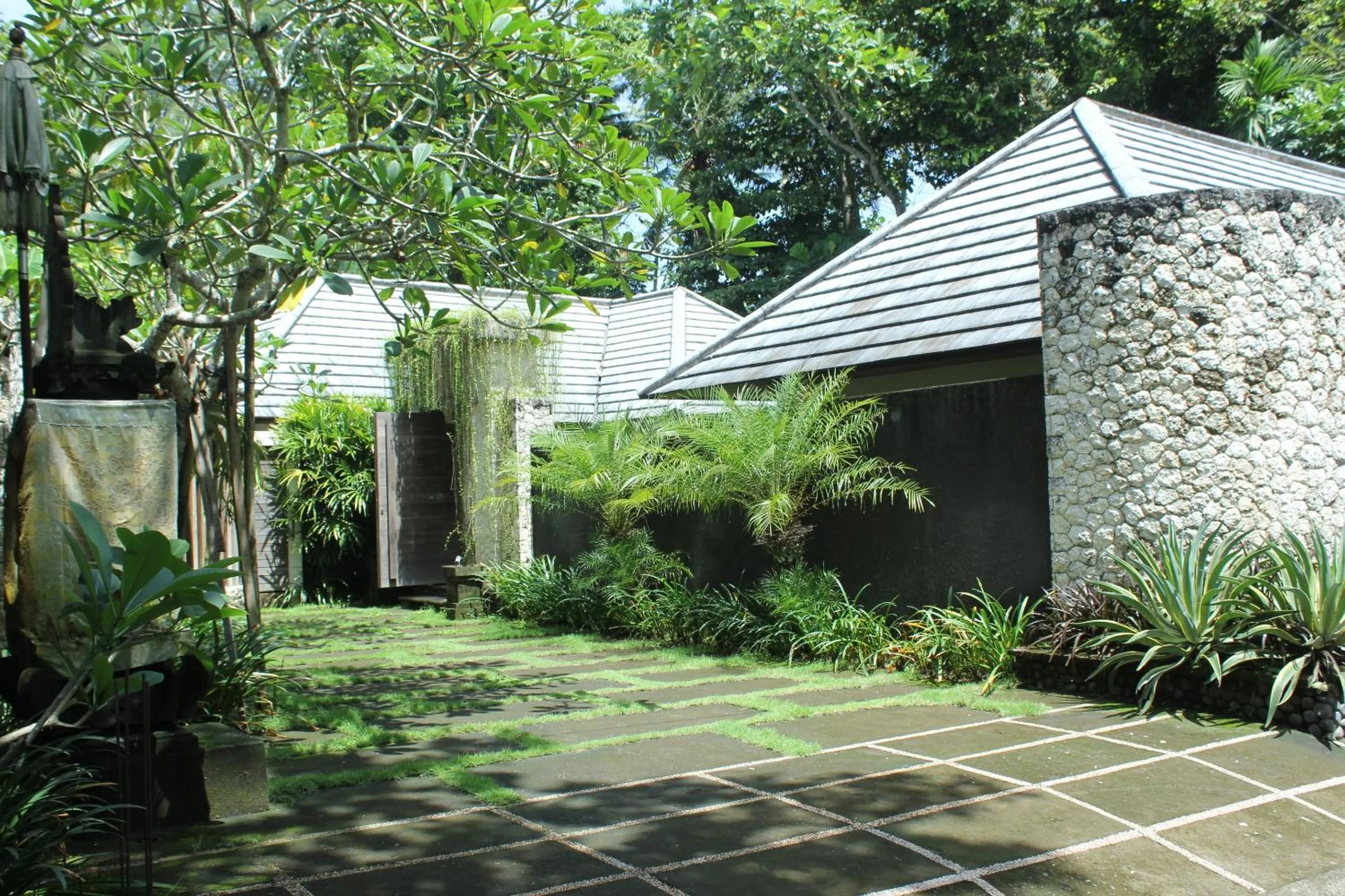 Facade/entrance in Belvilla Dhyana Kutir Seseh Beach