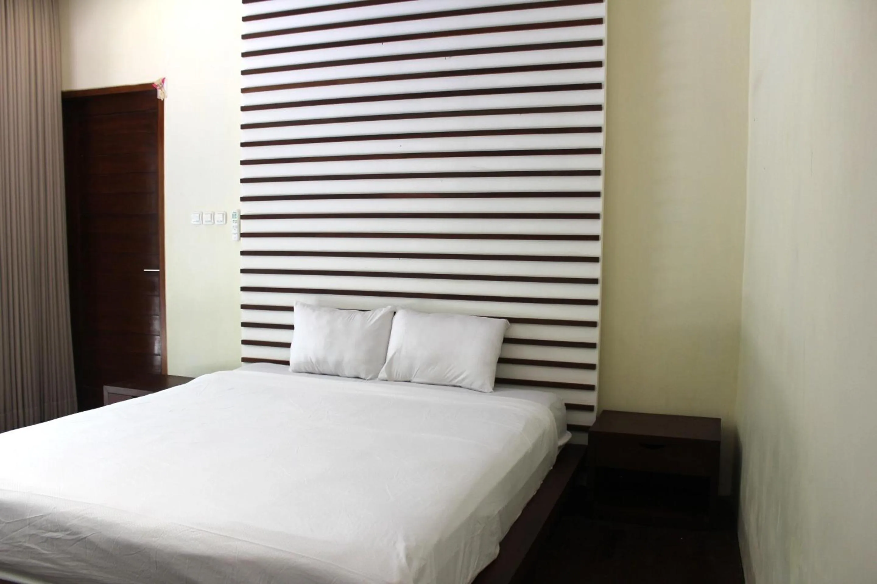 Bedroom, Bed in Belvilla Dhyana Kutir Seseh Beach