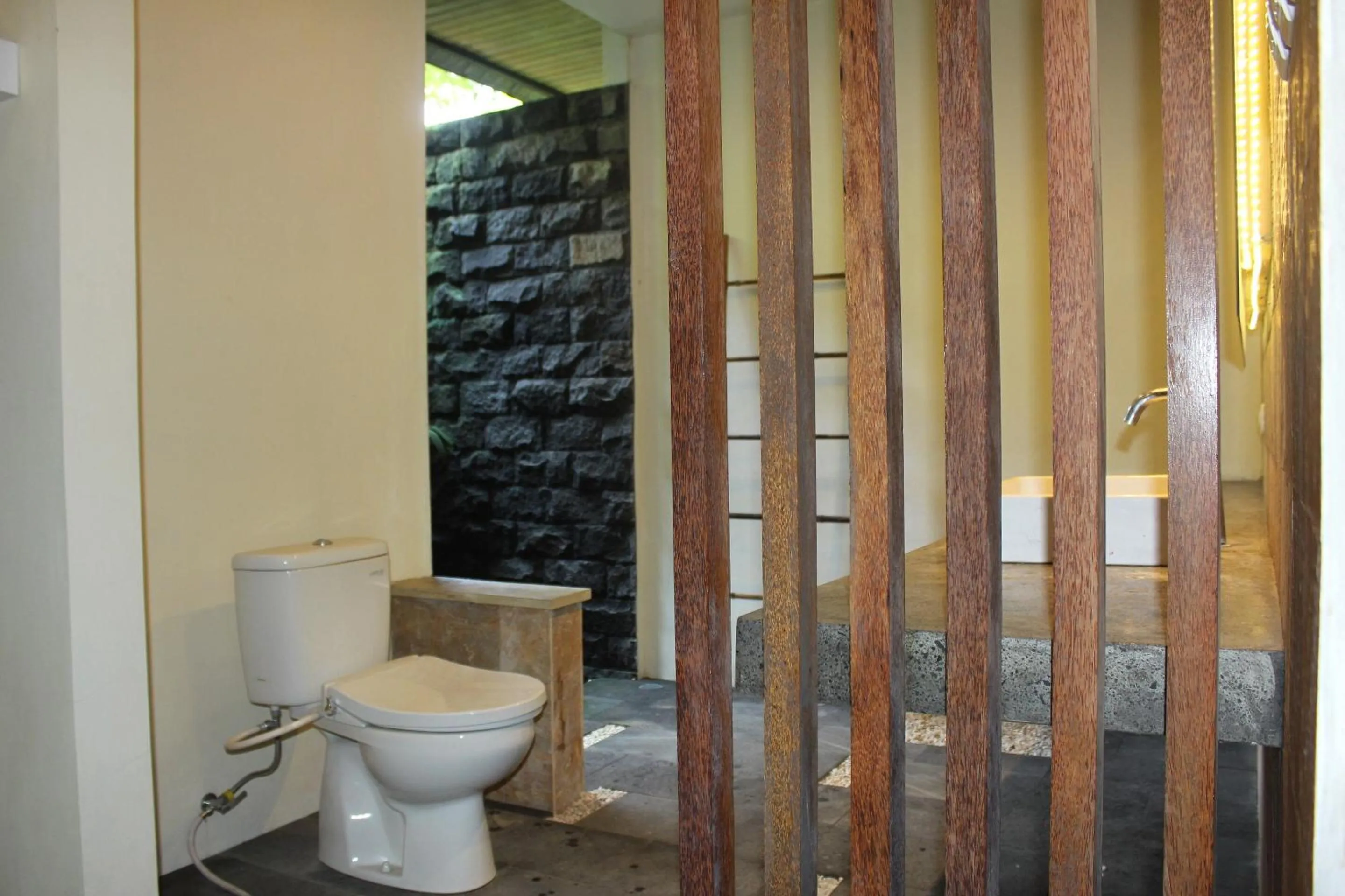 Bathroom in Belvilla Dhyana Kutir Seseh Beach