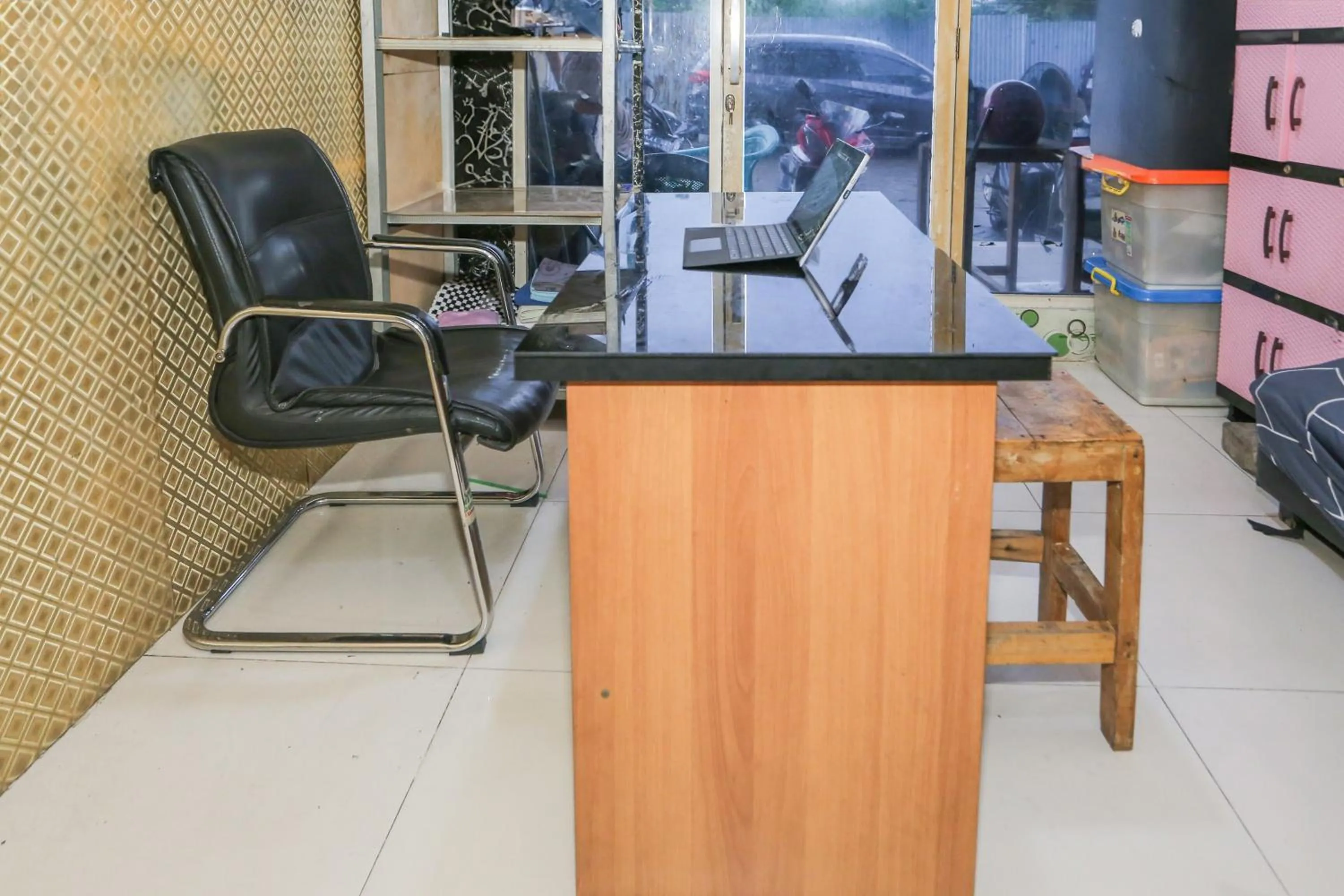 Lobby or reception in Hotel O Ciputat Near Apartment Green Lake View Ciputat