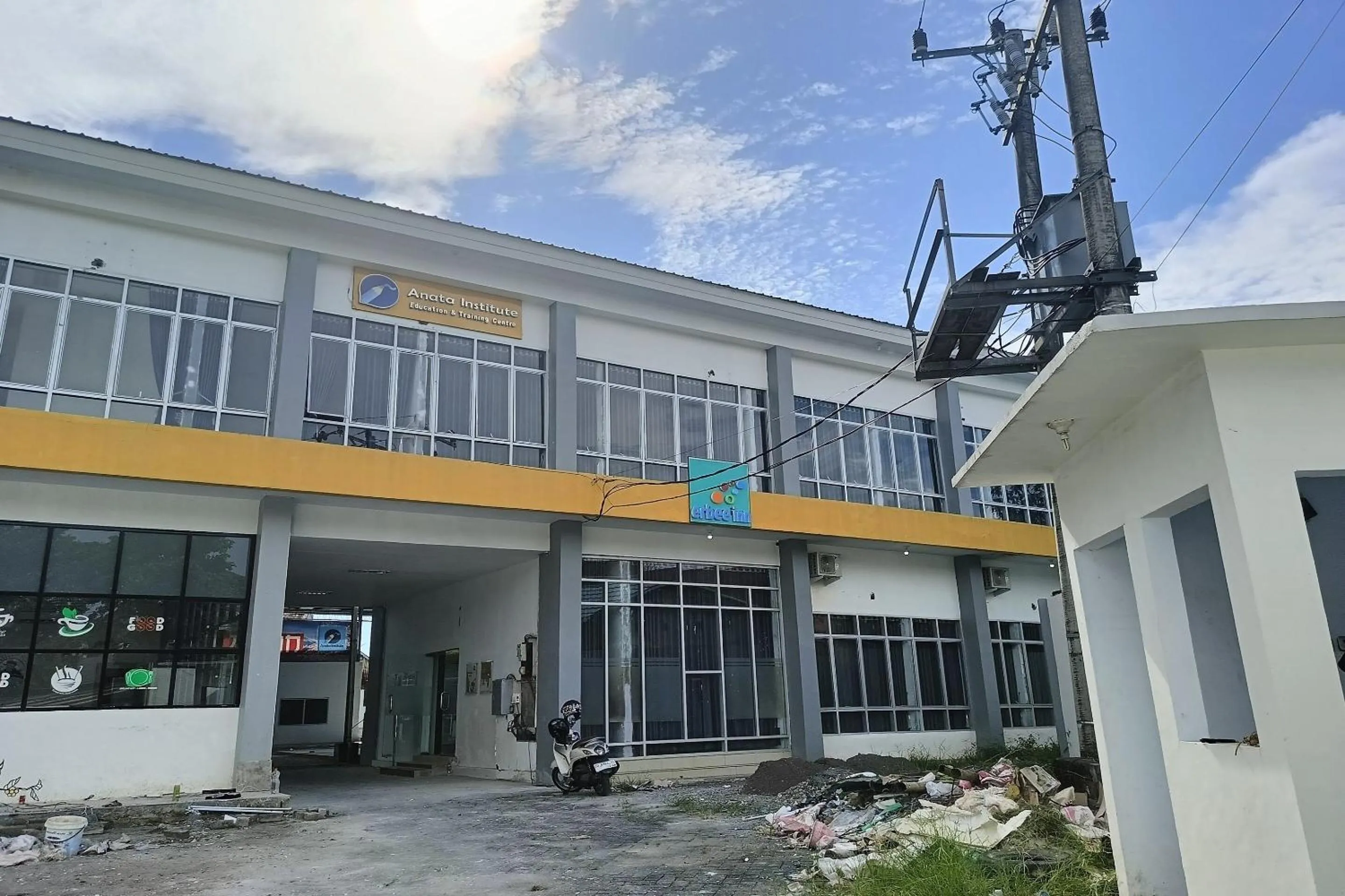 Facade/entrance in OYO 93929 Erbee Inn