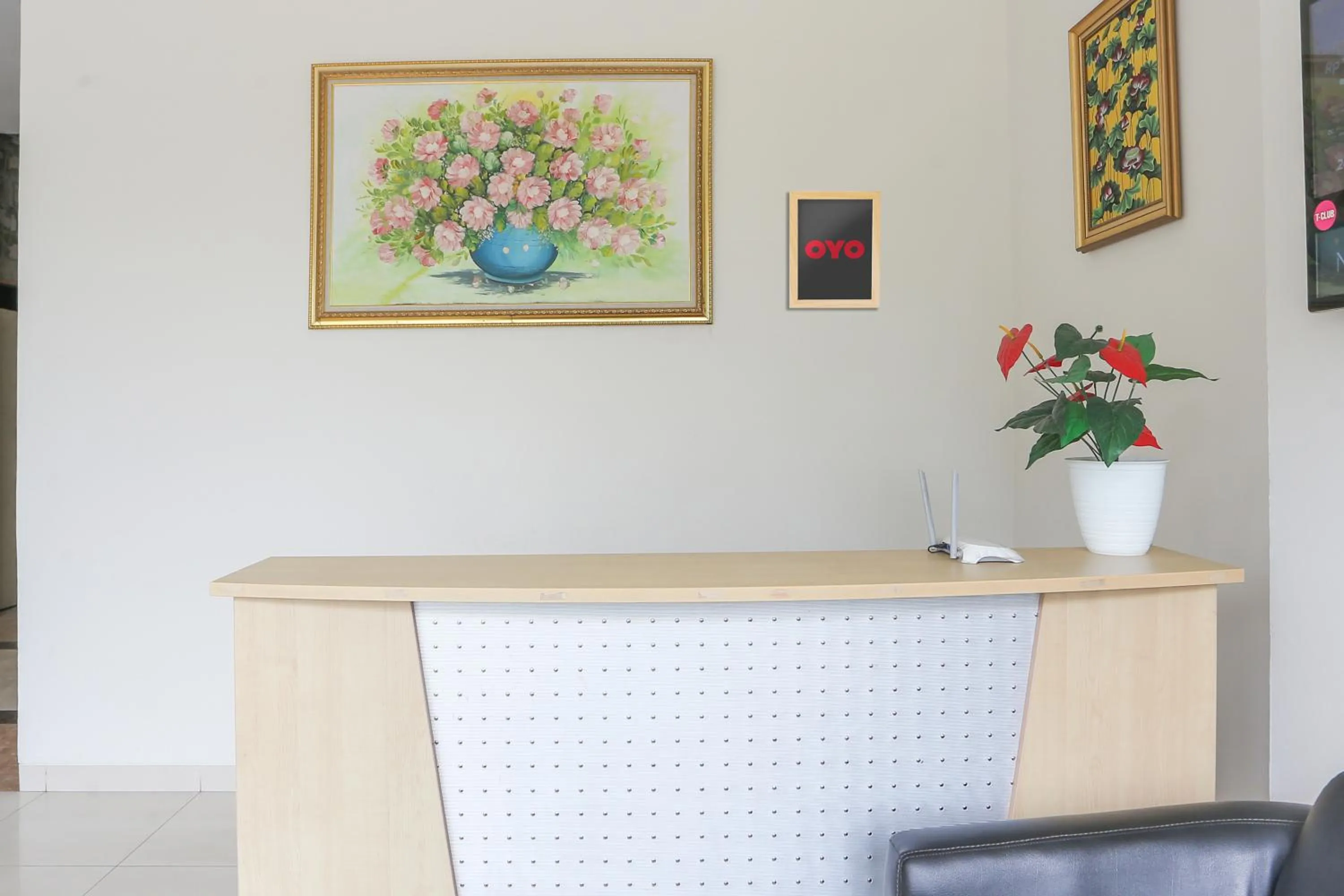 Lobby or reception in OYO 93948 Bunda Rachma Rooms