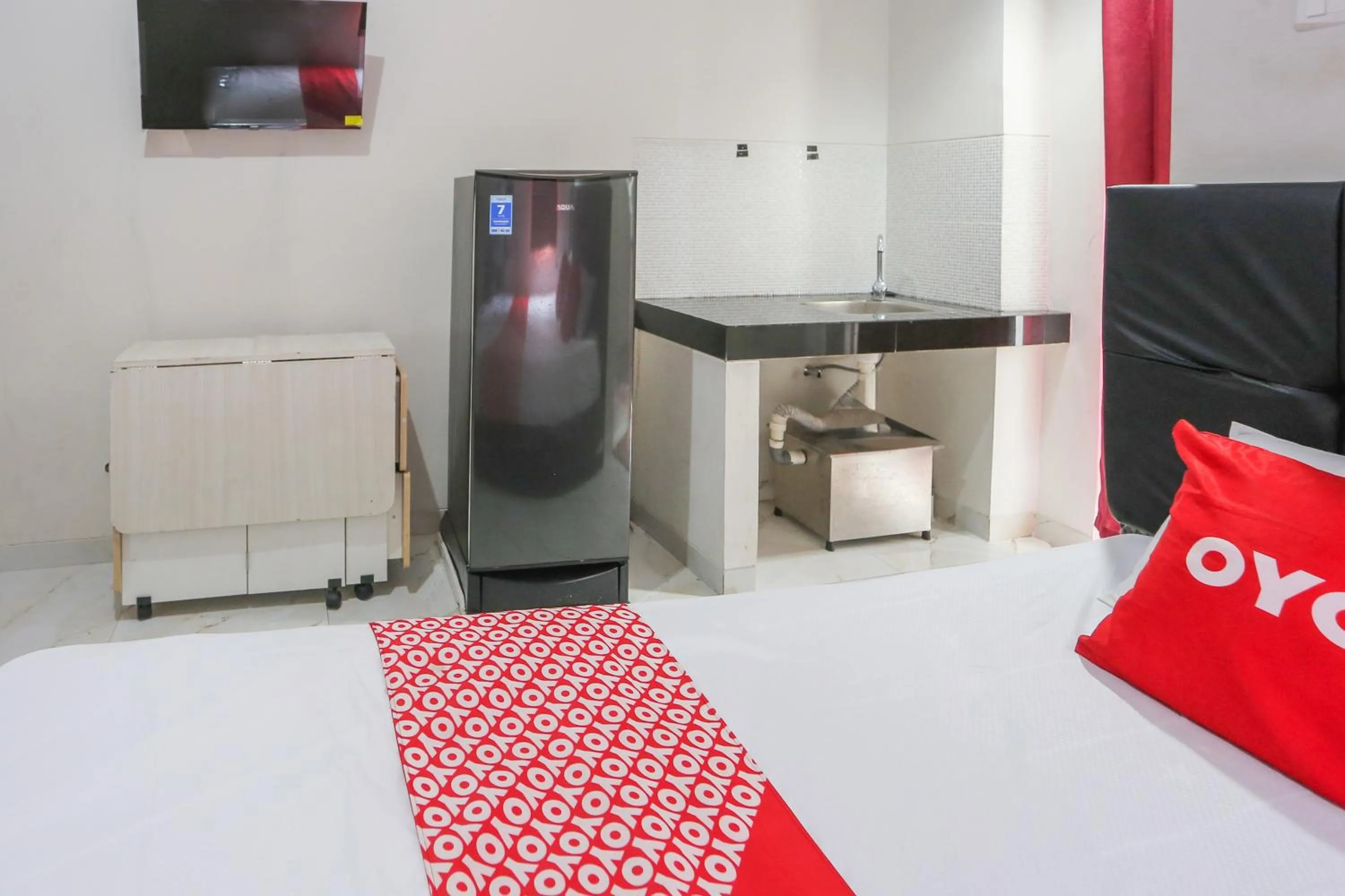 Bedroom, Bed in OYO 93948 Bunda Rachma Rooms