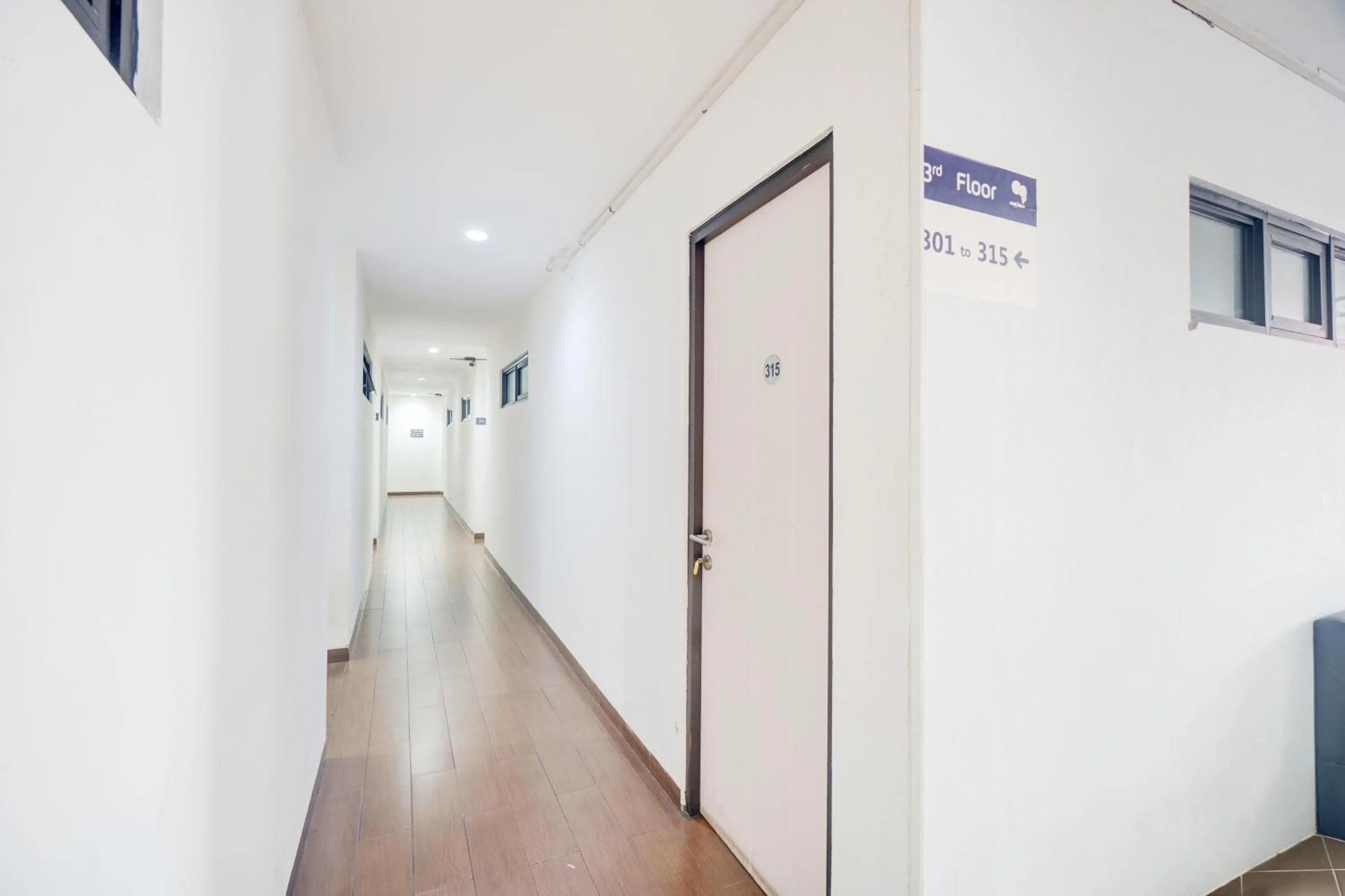 Lobby or reception in Hotel O J&B Smart Jatinegara