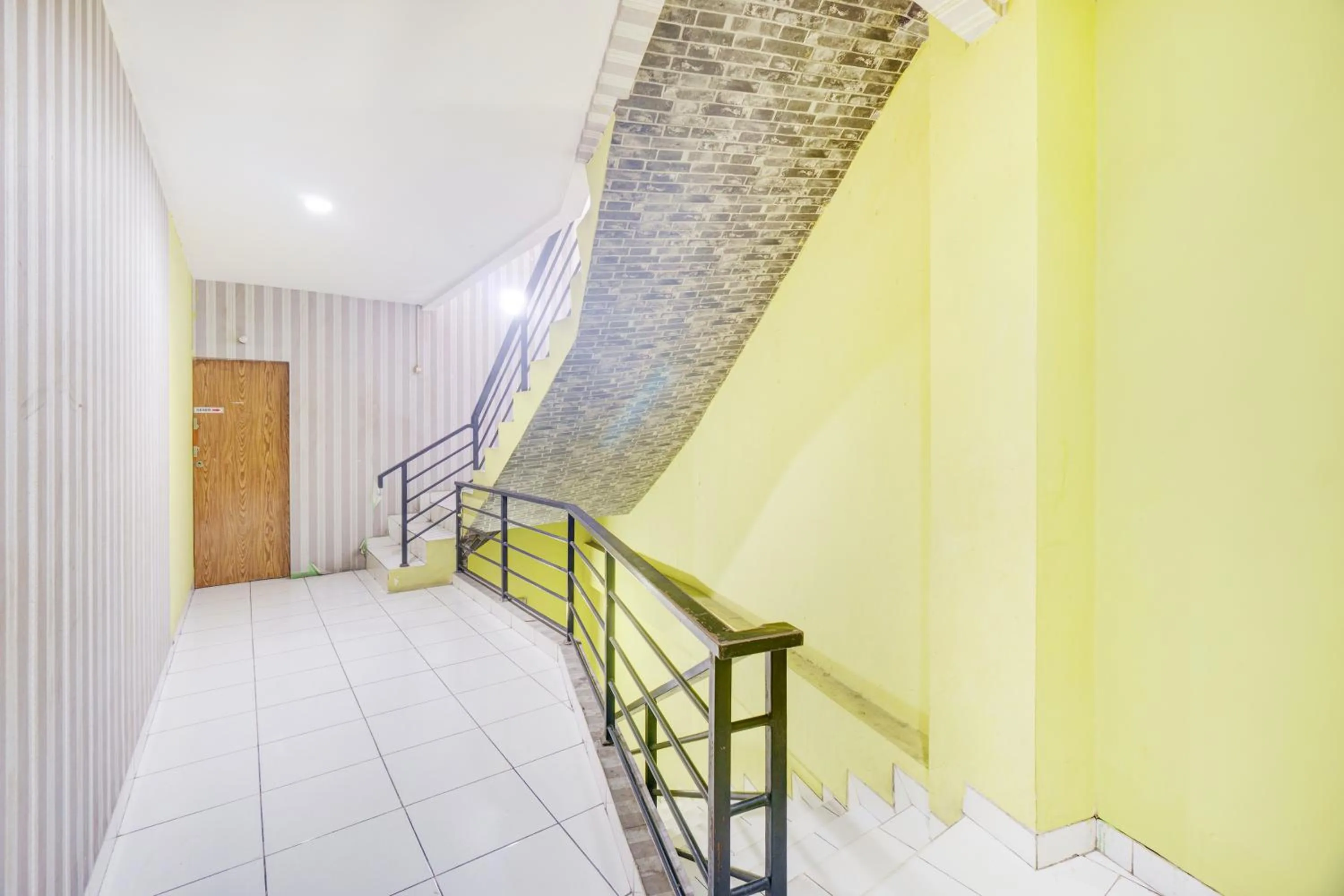 Lobby or reception in Hotel O J&B Smart Jatinegara