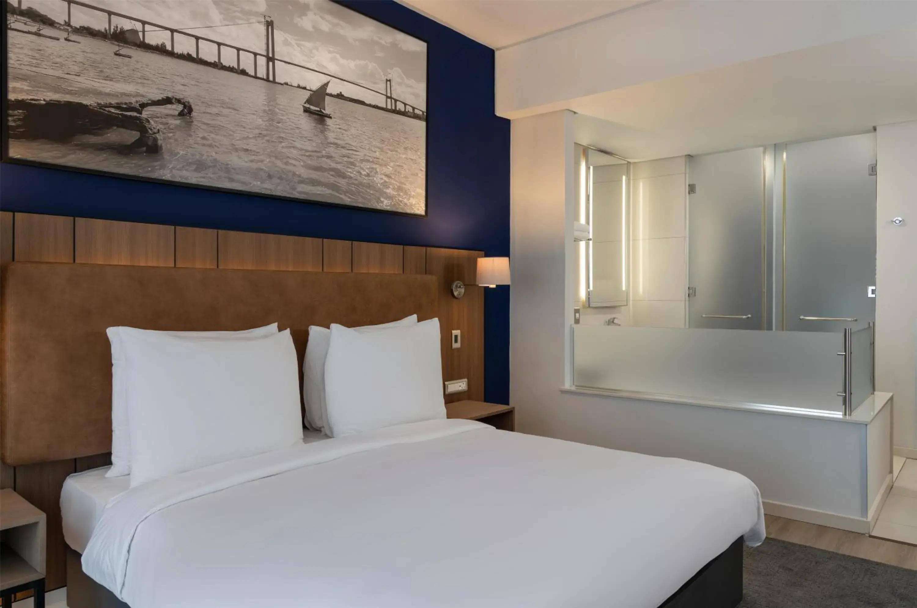 Bedroom, Bed in Radisson Blu Hotel & Residence Maputo Bedroom, Bed in Radisson Blu Hotel & Residence Maputo