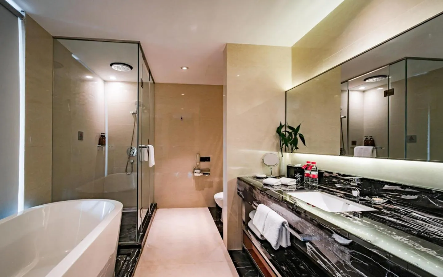 Bathroom in Ramada Changzhou North Hotel
