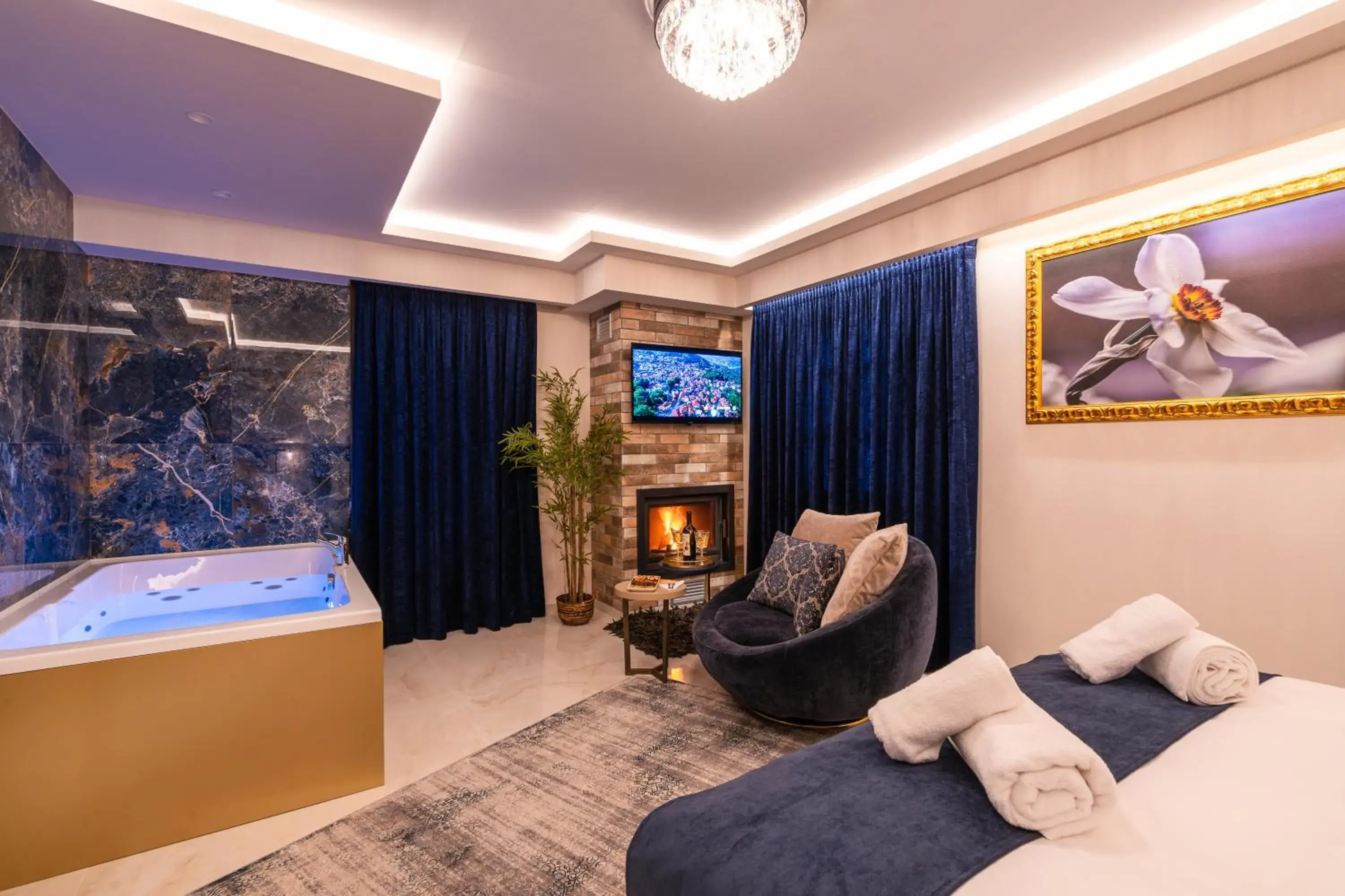King Suite with Spa Bath in FLOARA DI MUNTE Forest Luxury Suites King Suite with Spa Bath in FLOARA DI MUNTE Forest Luxury Suites
