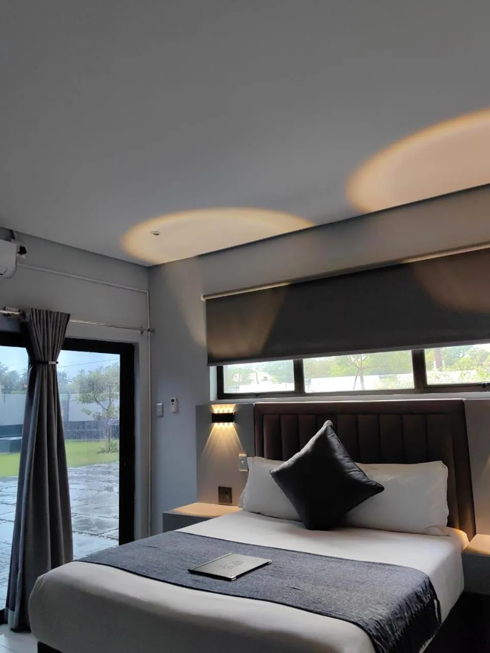 Deluxe Suite - single occupancy in Pula Nala Lodge Bed & Breakfast