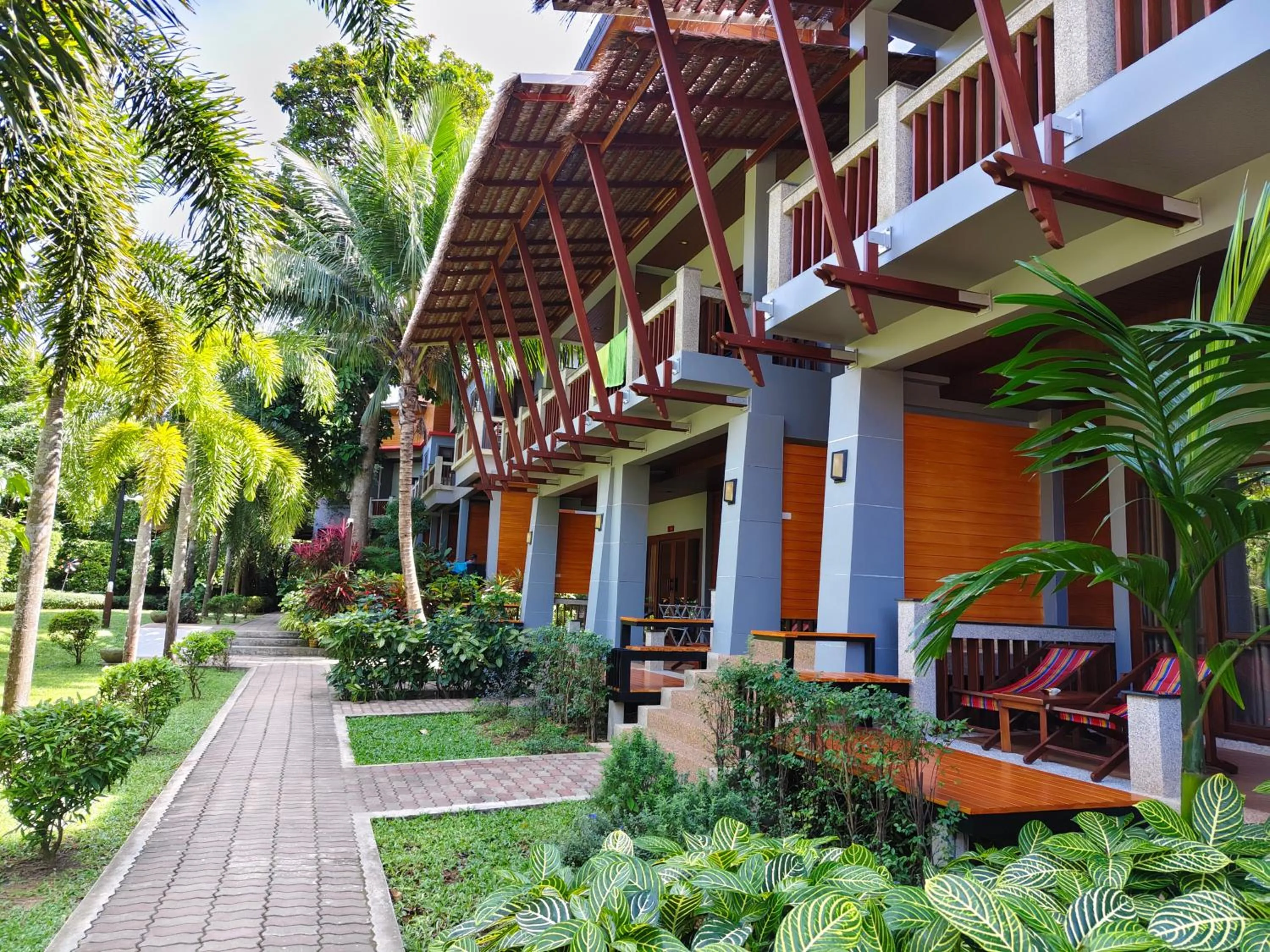 Property building in Lanta Intanin Resort - SHA Extra Plus