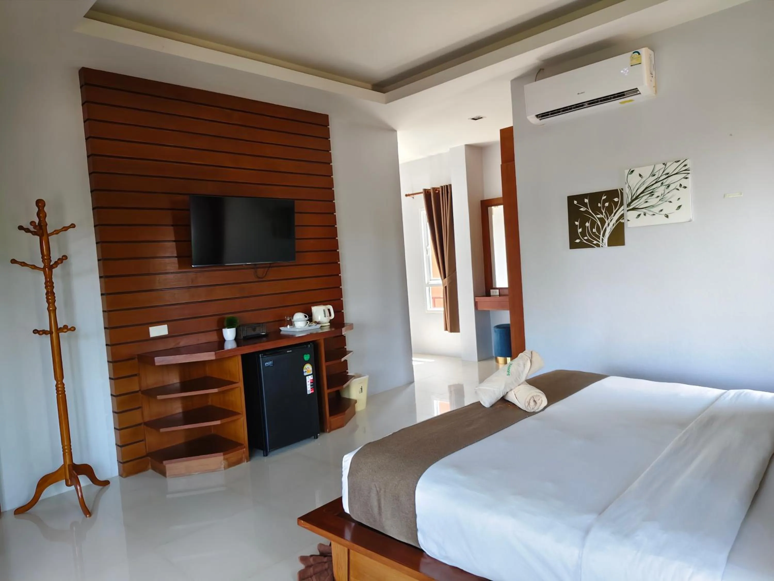 Bed in Lanta Intanin Resort - SHA Extra Plus