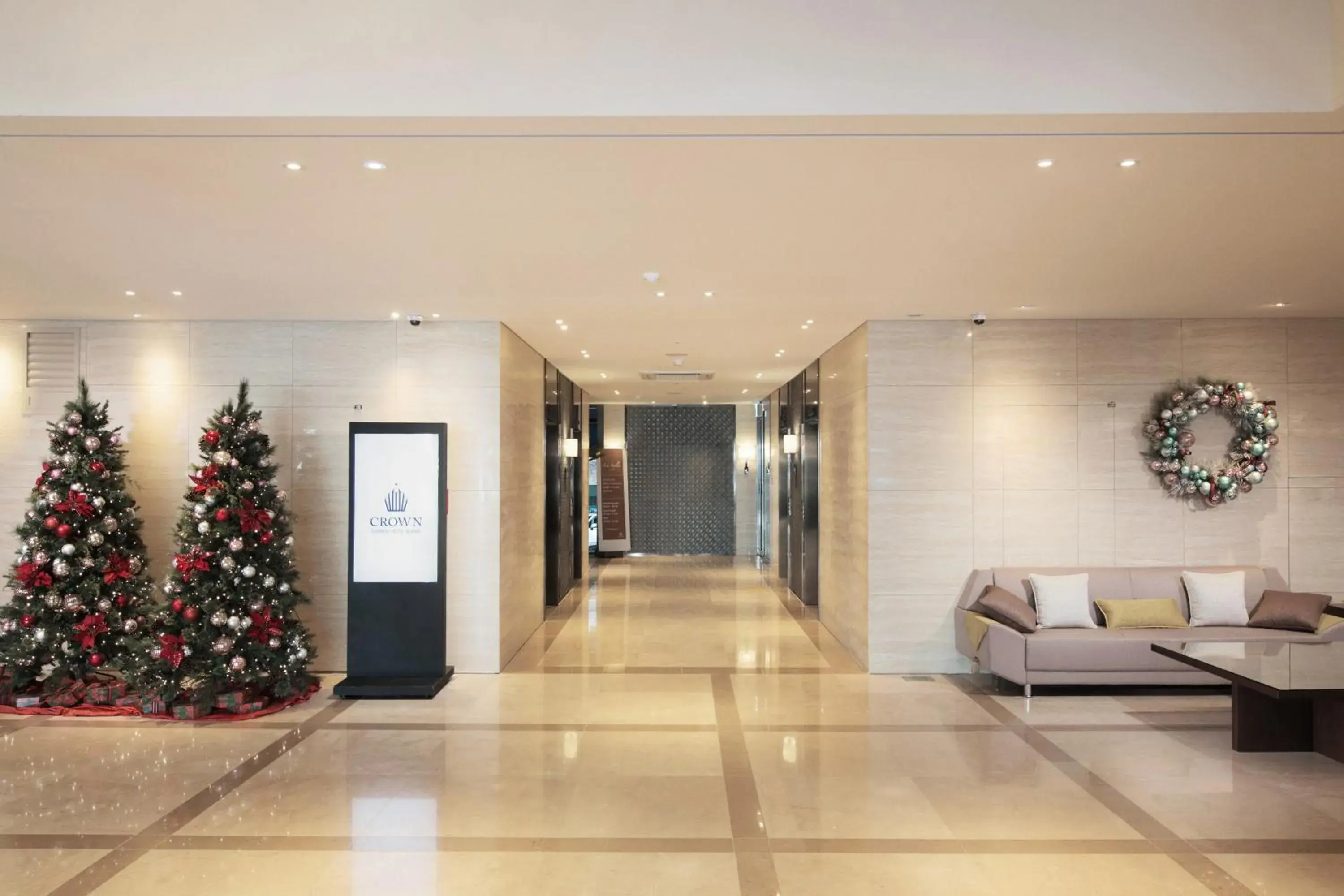 Lobby or reception in Crown Harbor Hotel Busan Lobby or reception in Crown Harbor Hotel Busan