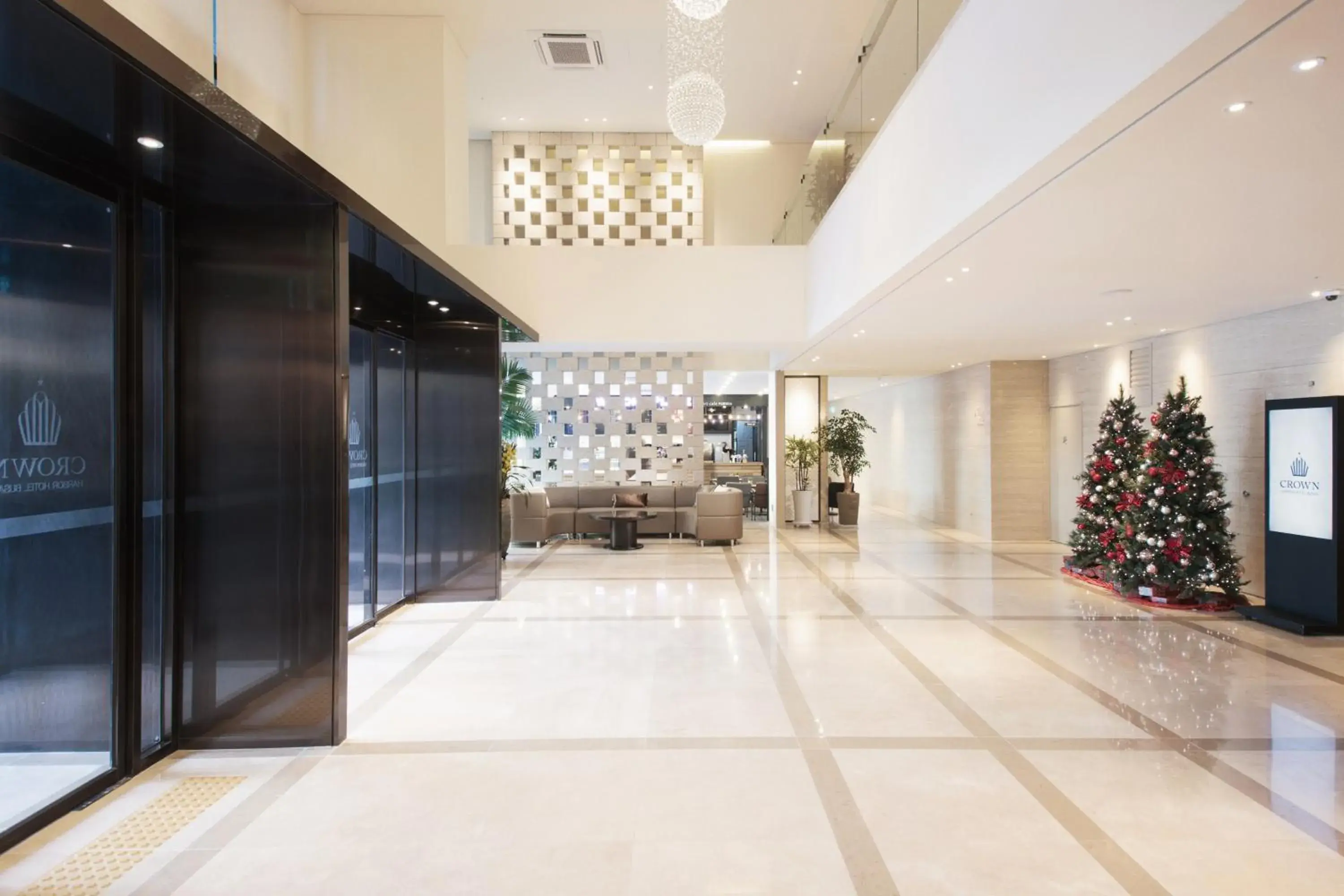 Lobby or reception in Crown Harbor Hotel Busan Lobby or reception in Crown Harbor Hotel Busan