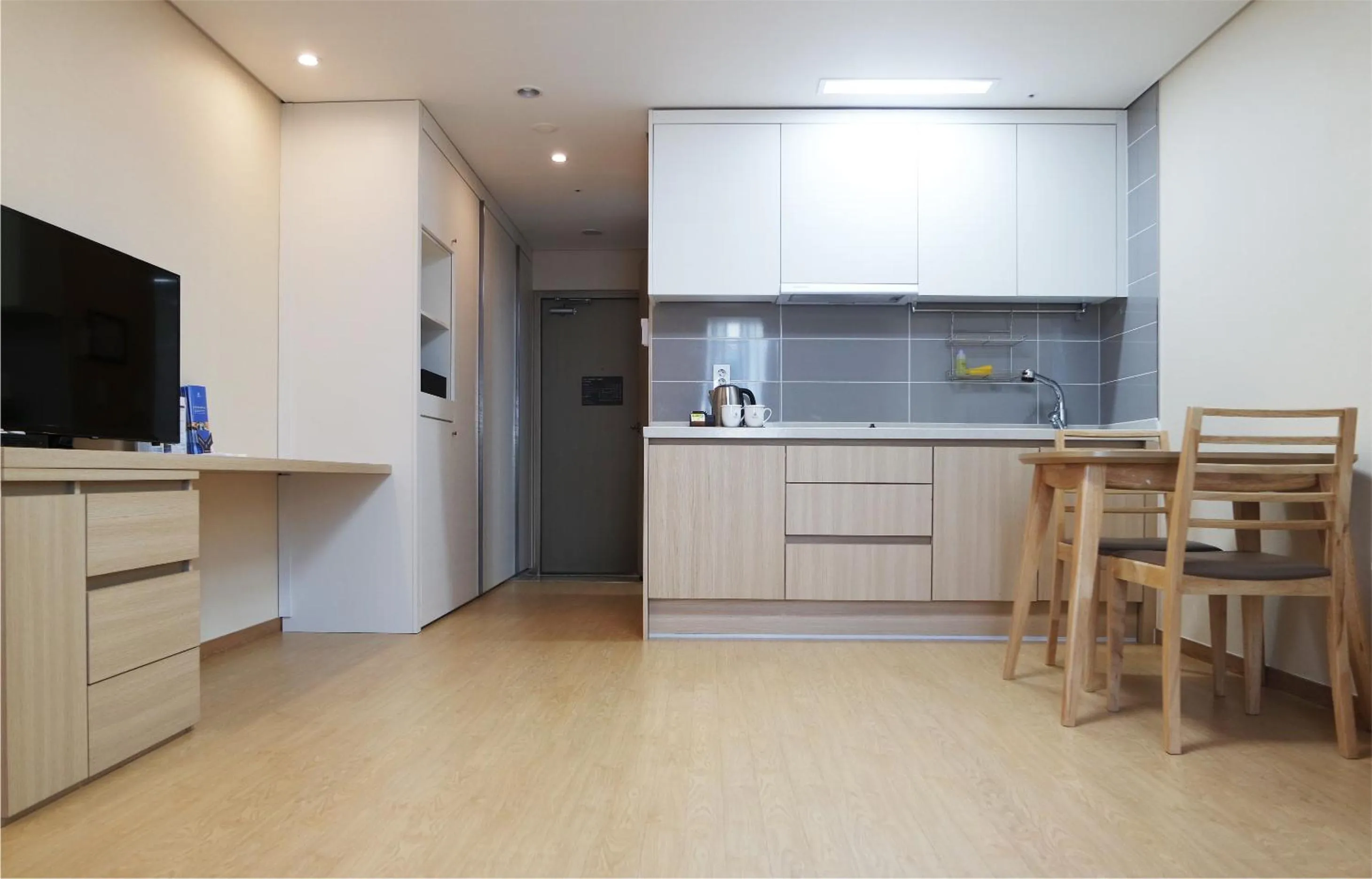 Kitchen or kitchenette in Crown Harbor Hotel Busan