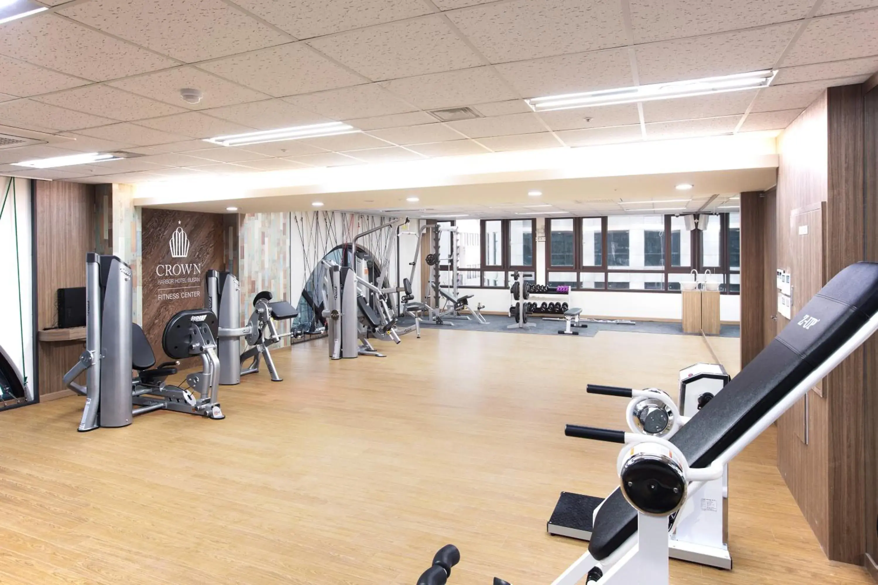 Fitness centre/facilities in Crown Harbor Hotel Busan Fitness centre/facilities in Crown Harbor Hotel Busan