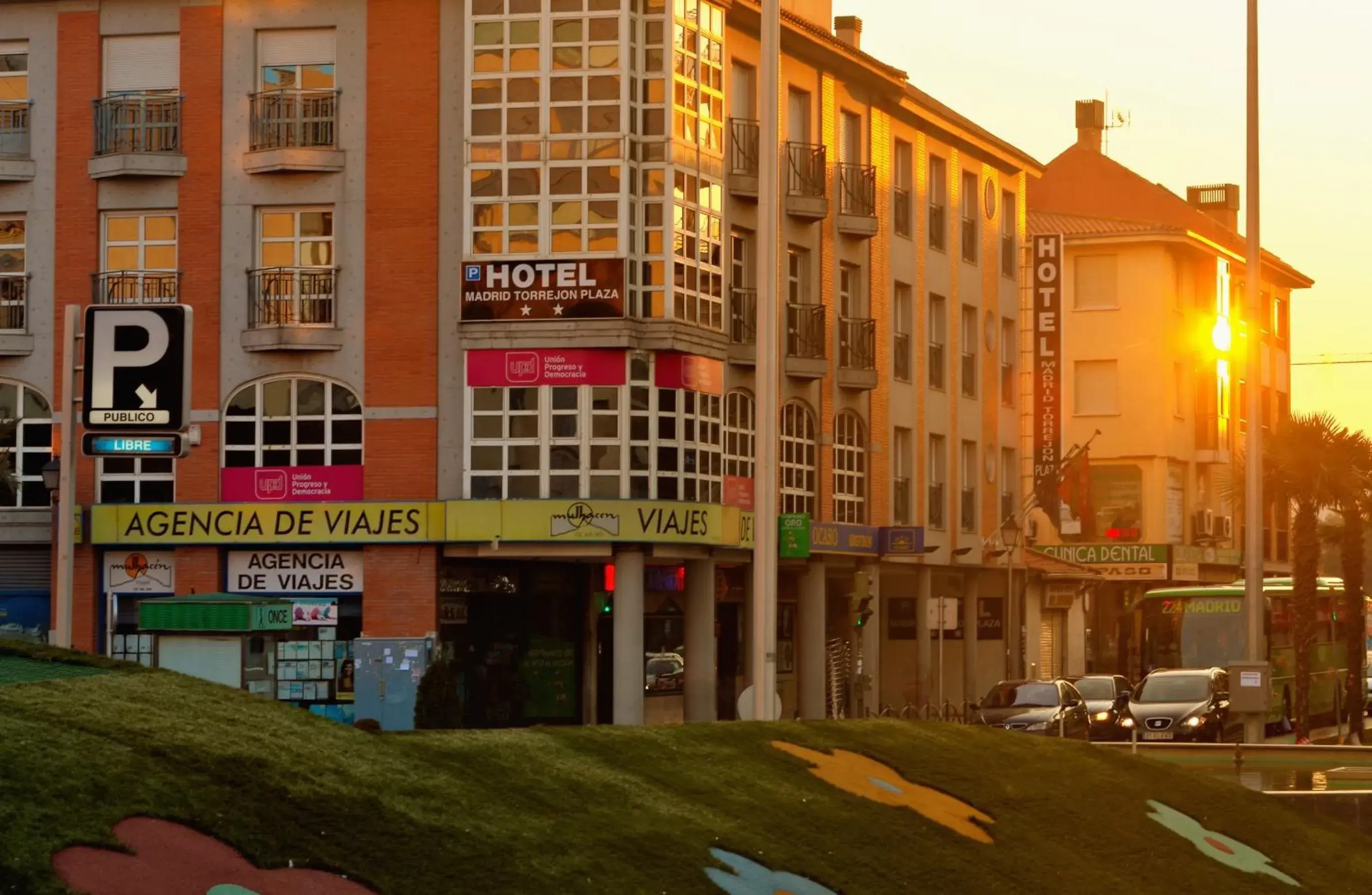 Facade/entrance in Hotel Madrid Torrejon Plaza Facade/entrance in Hotel Madrid Torrejon Plaza