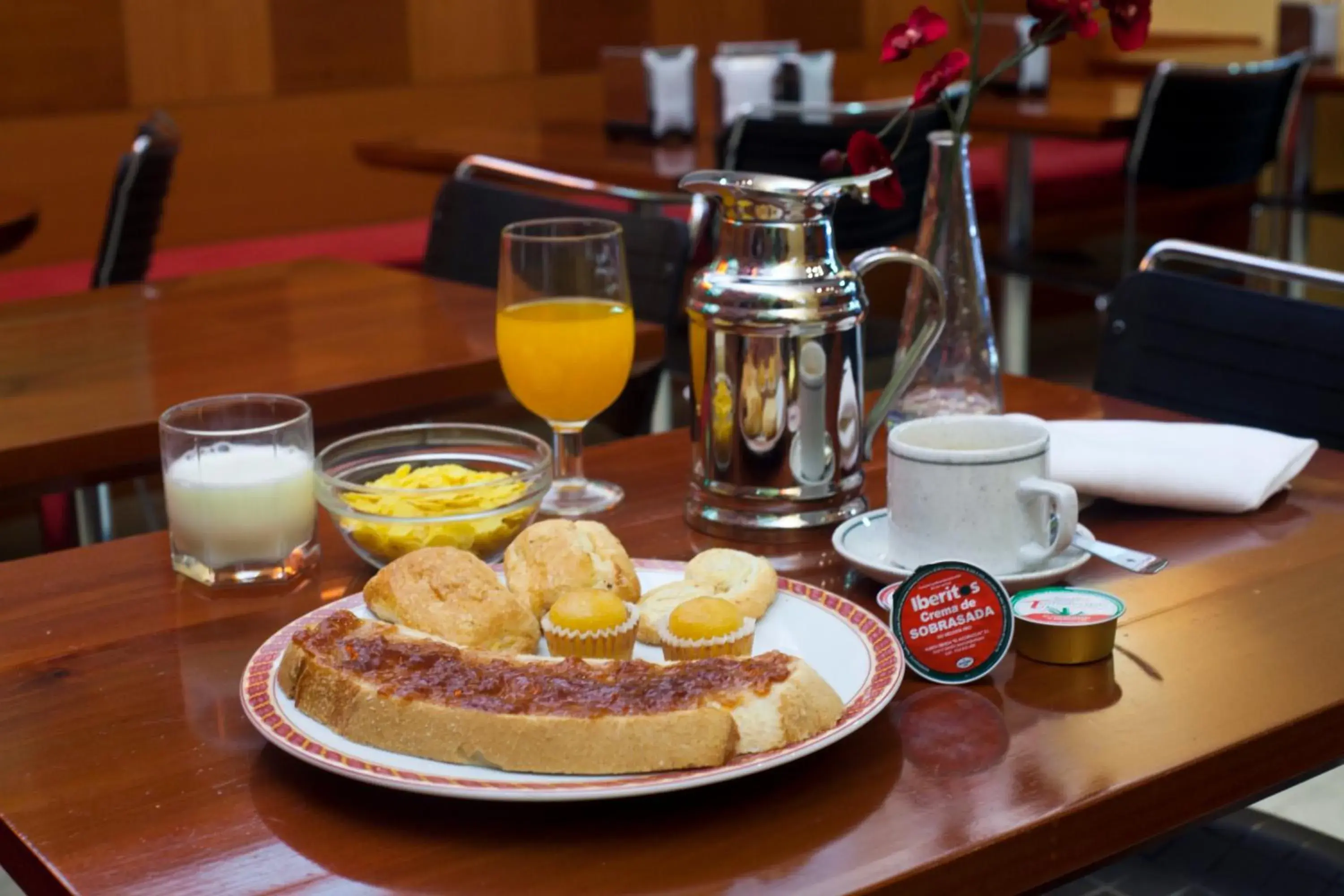 Food and drinks in Hotel Madrid Torrejon Plaza Food and drinks in Hotel Madrid Torrejon Plaza