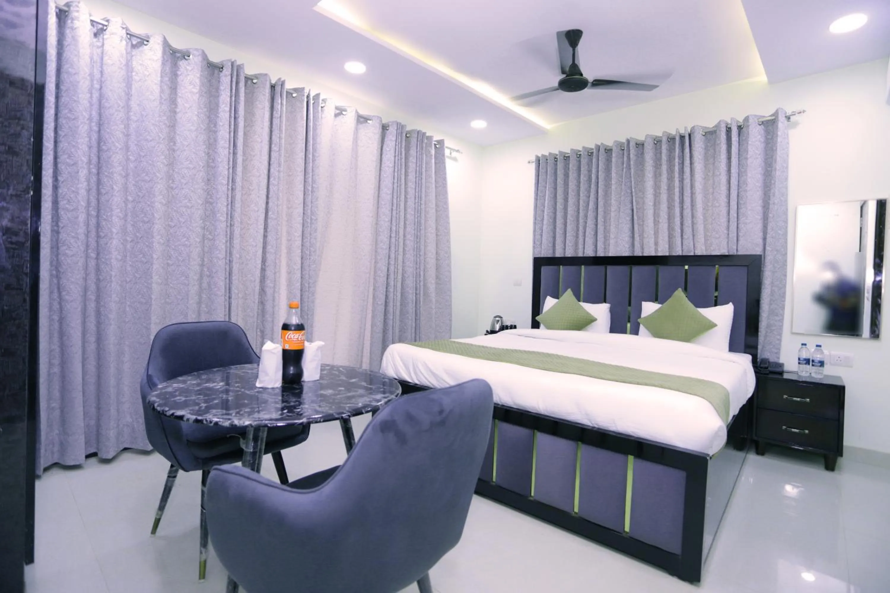 Bed in THE ROYAL VILLA - Noida Sector 70