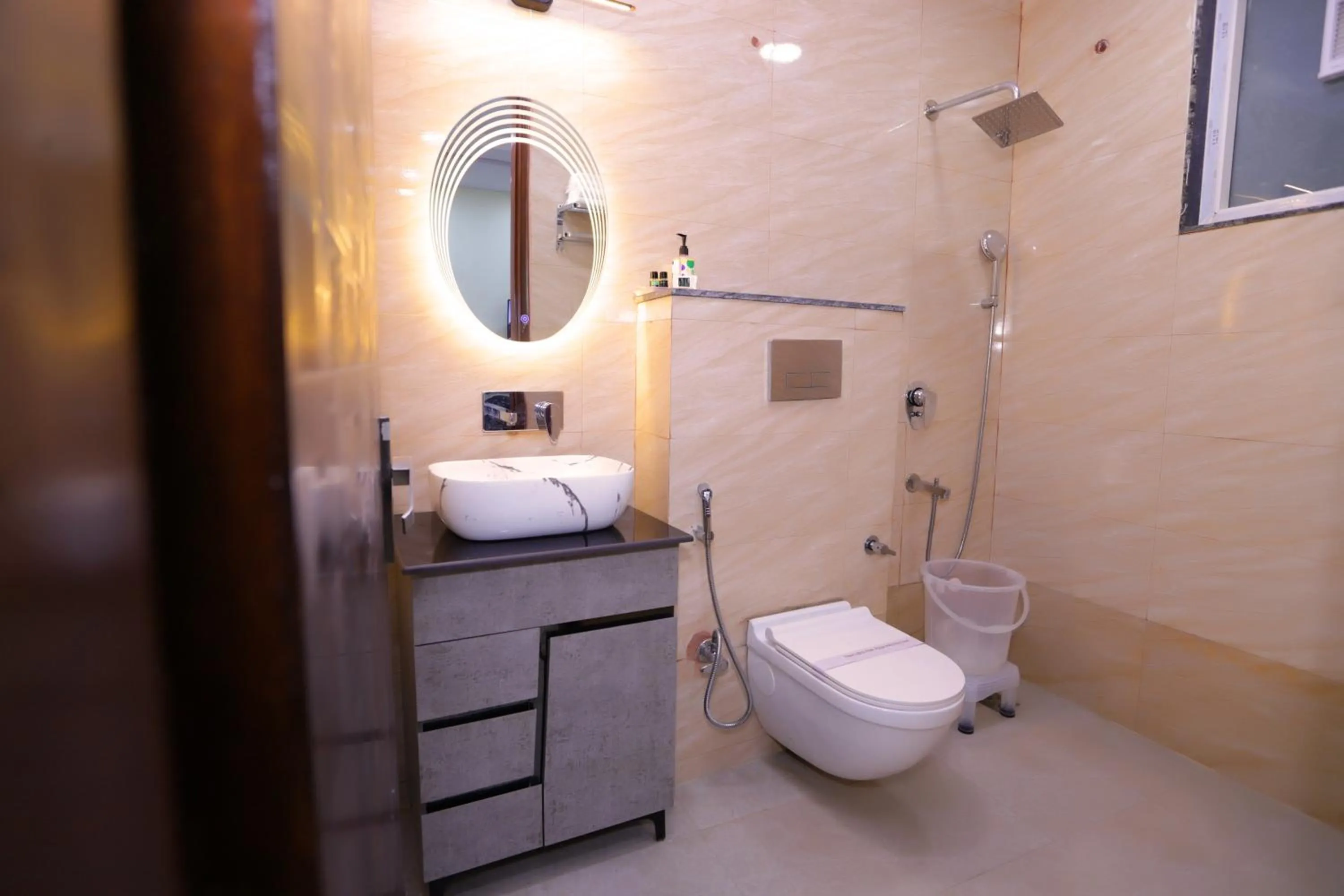 Shower in THE ROYAL VILLA - Noida Sector 70
