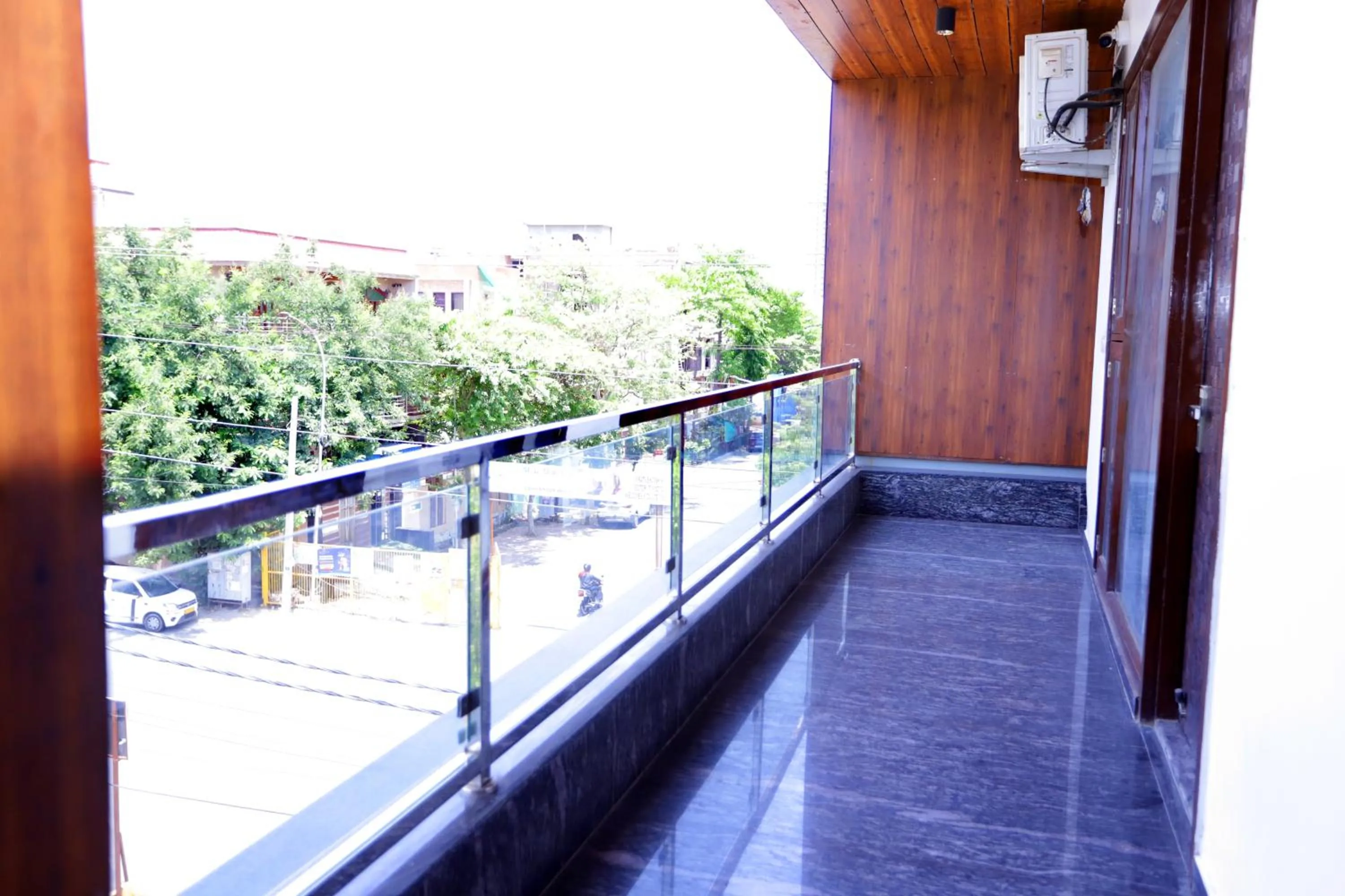 Day in THE ROYAL VILLA - Noida Sector 70