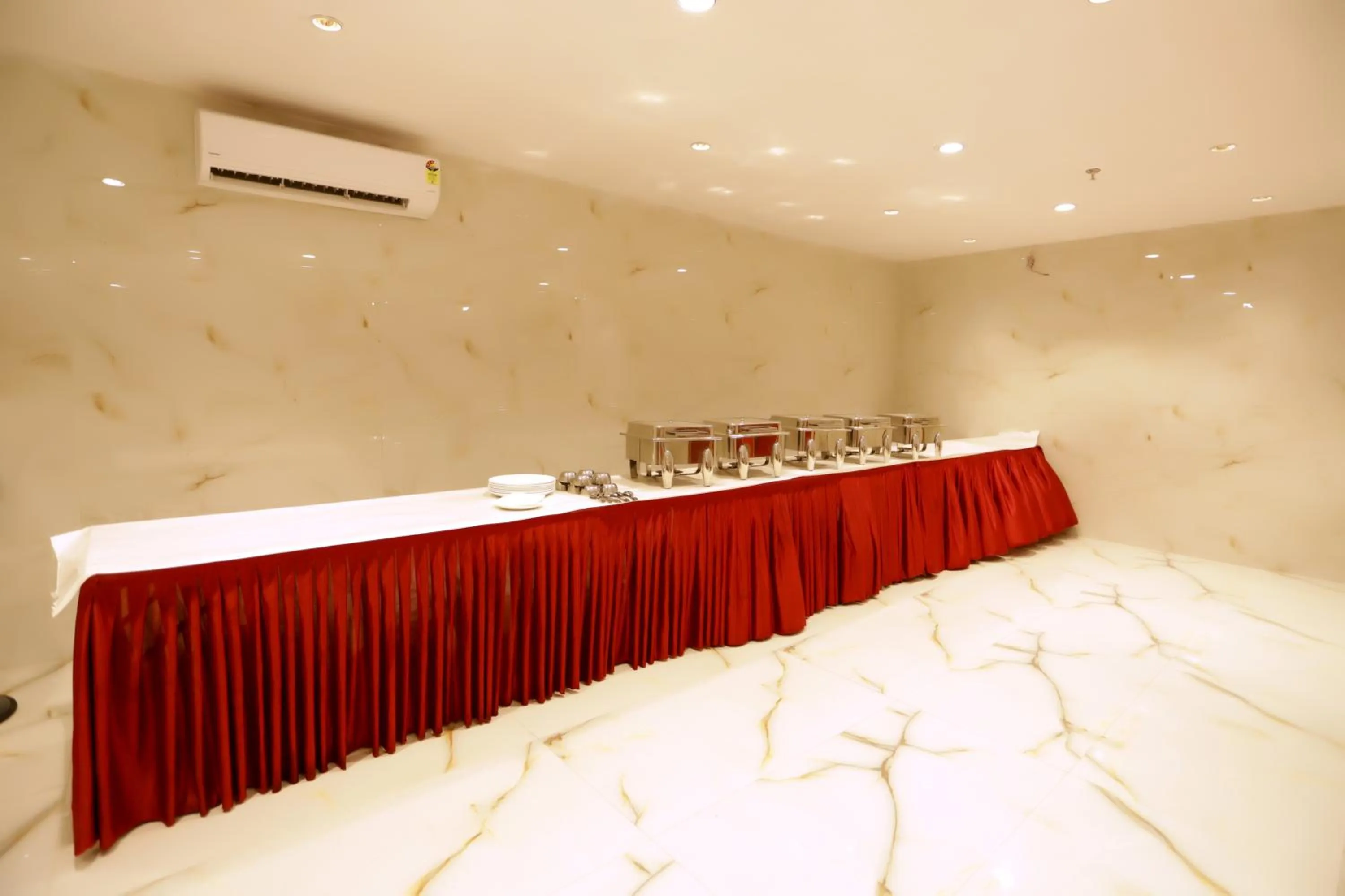 Restaurant/places to eat in THE ROYAL VILLA - Noida Sector 70