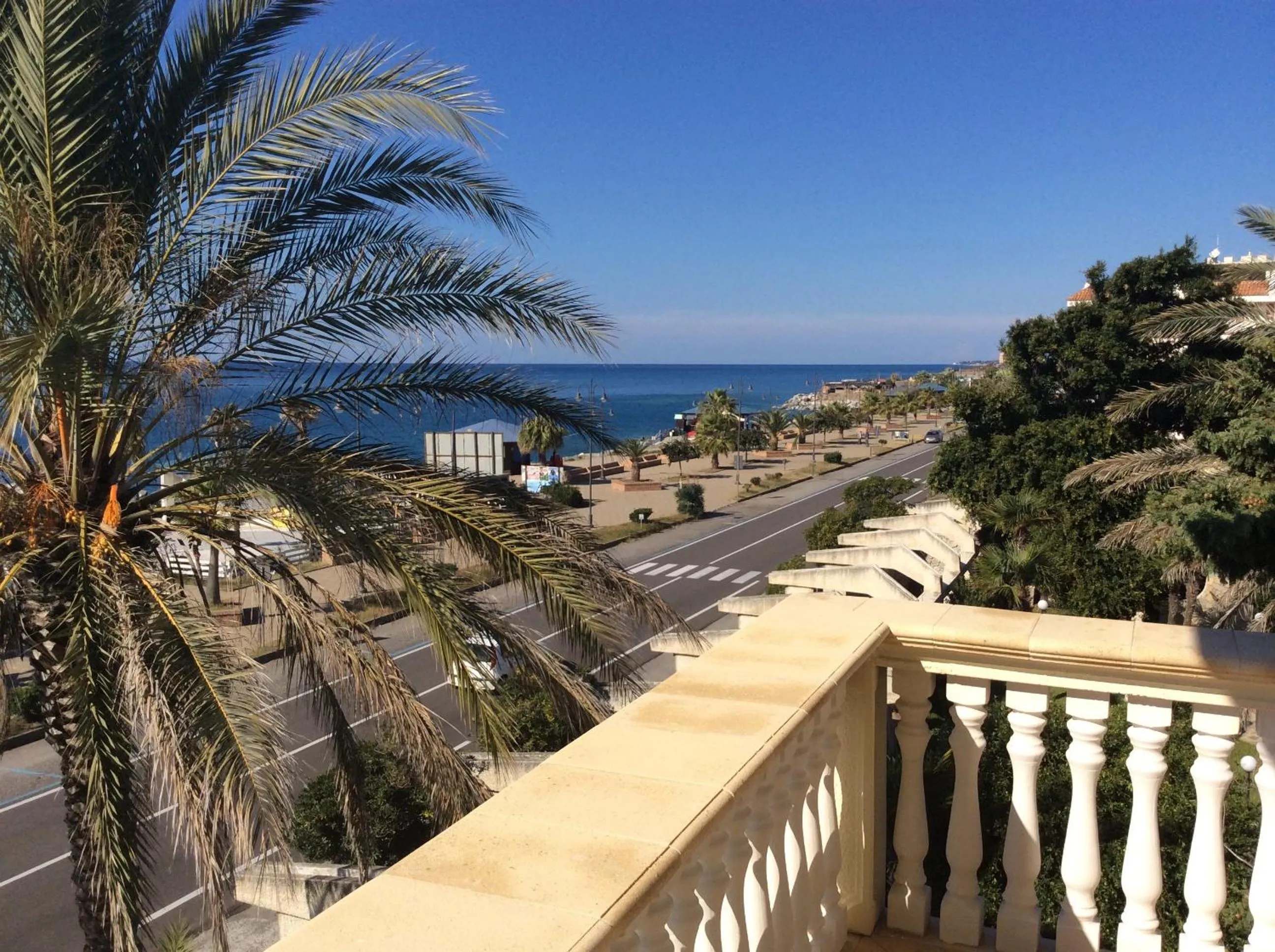 Property building in Cridda Hotel & Restaurant