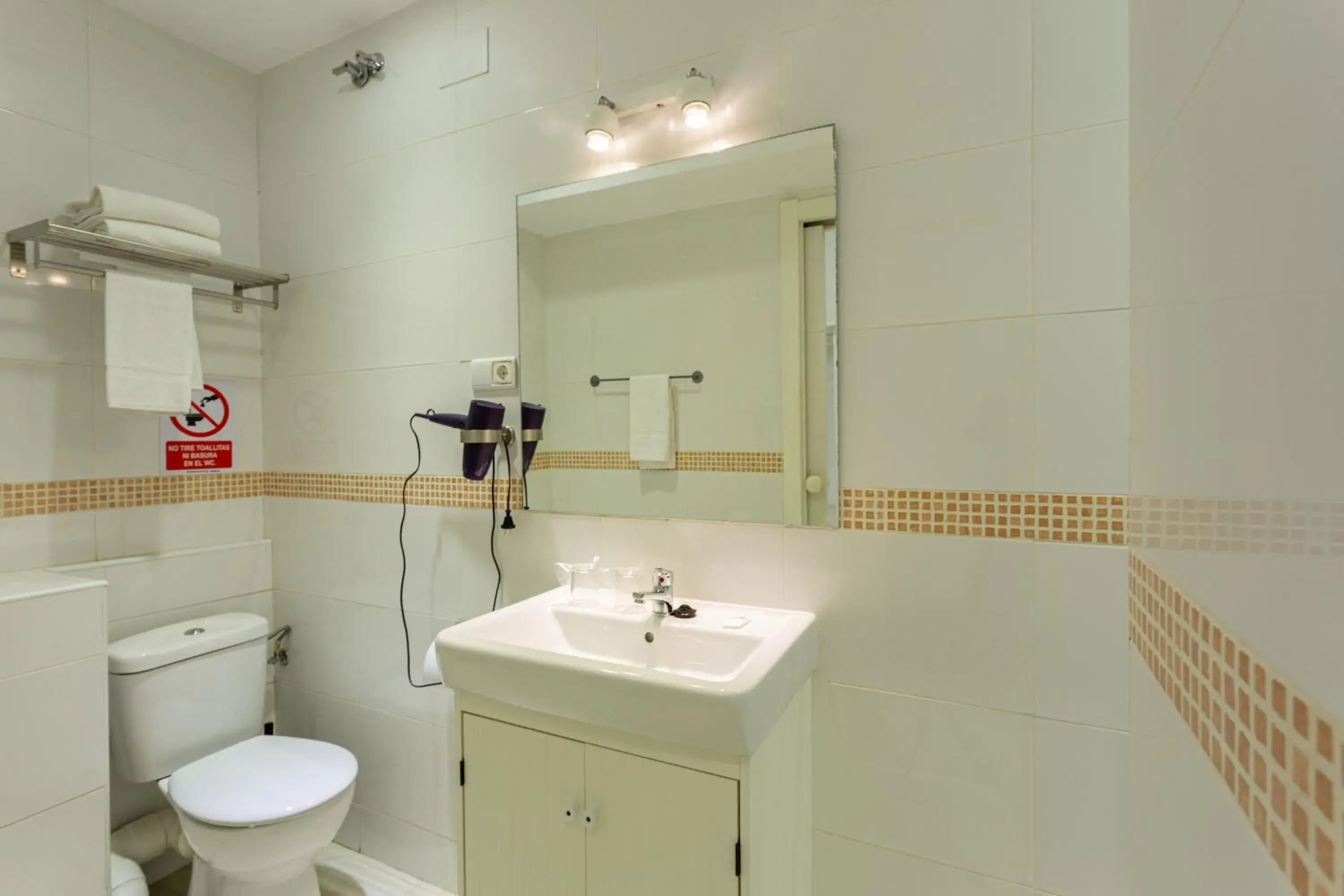 Twin Room in Casual Blue Twin Room in Casual Blue