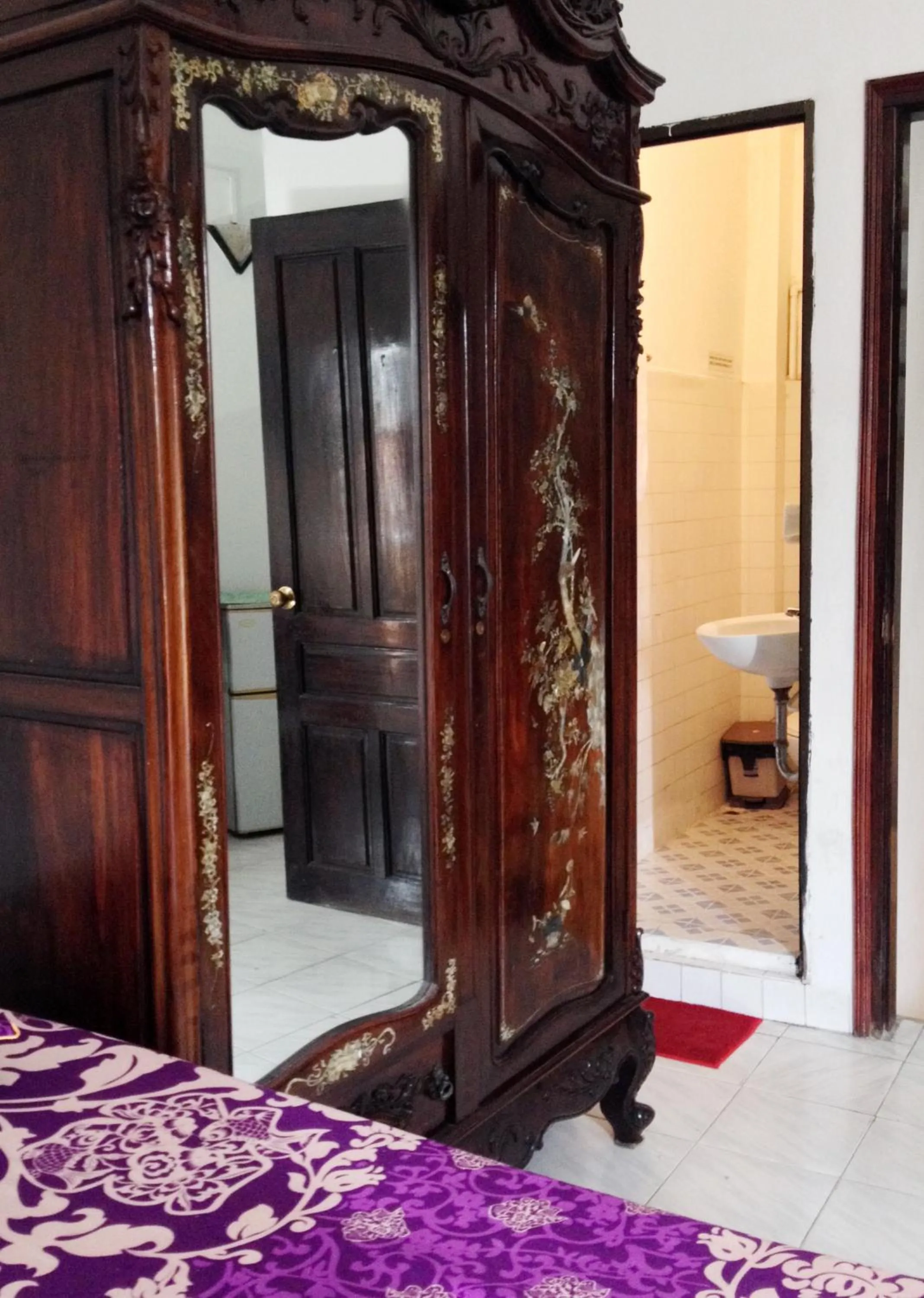 Bathroom, Bed in North Hostel N.2
