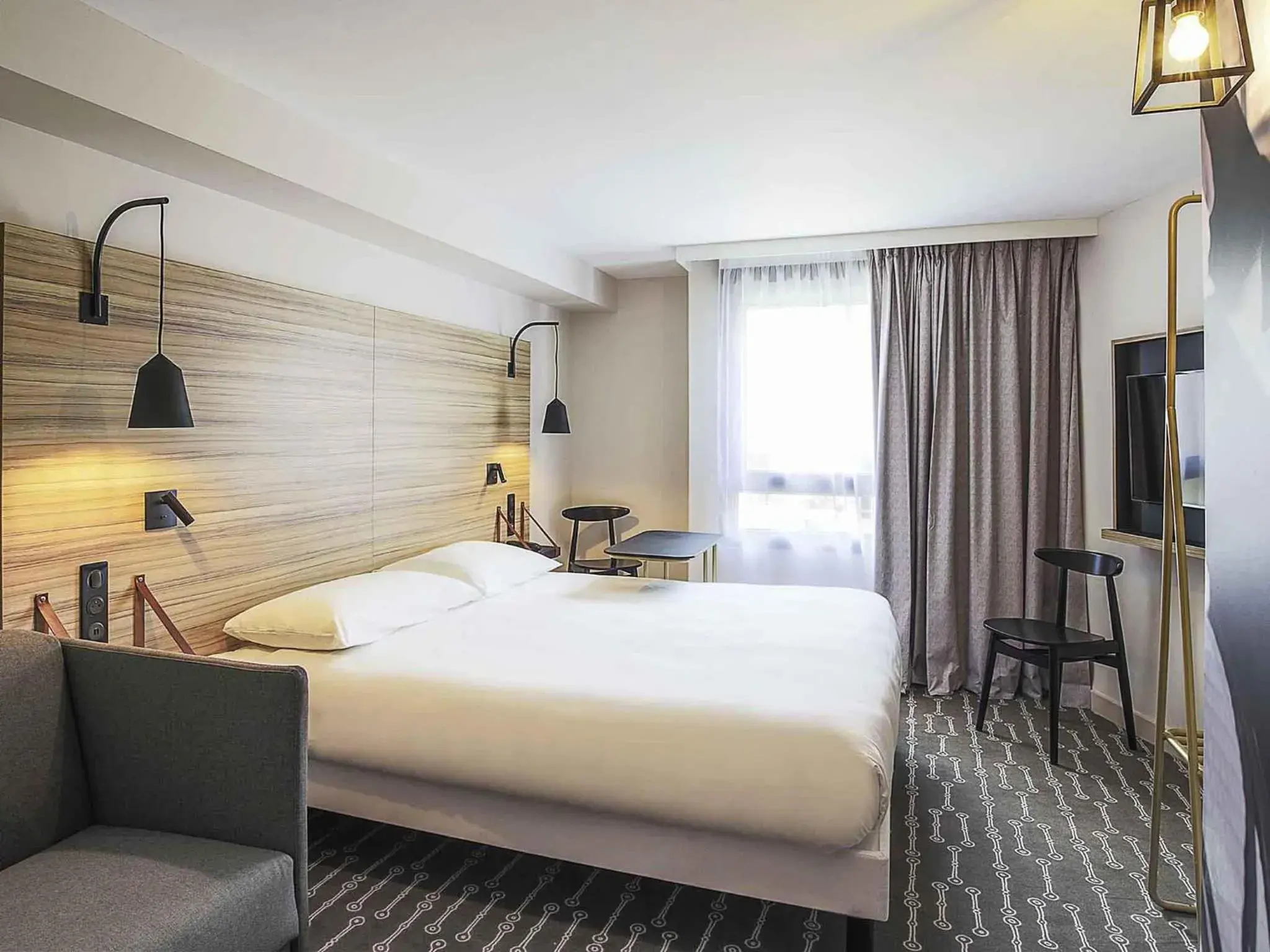 Bedroom, Bed in ibis Styles Laval Centre Gare Bedroom, Bed in ibis Styles Laval Centre Gare