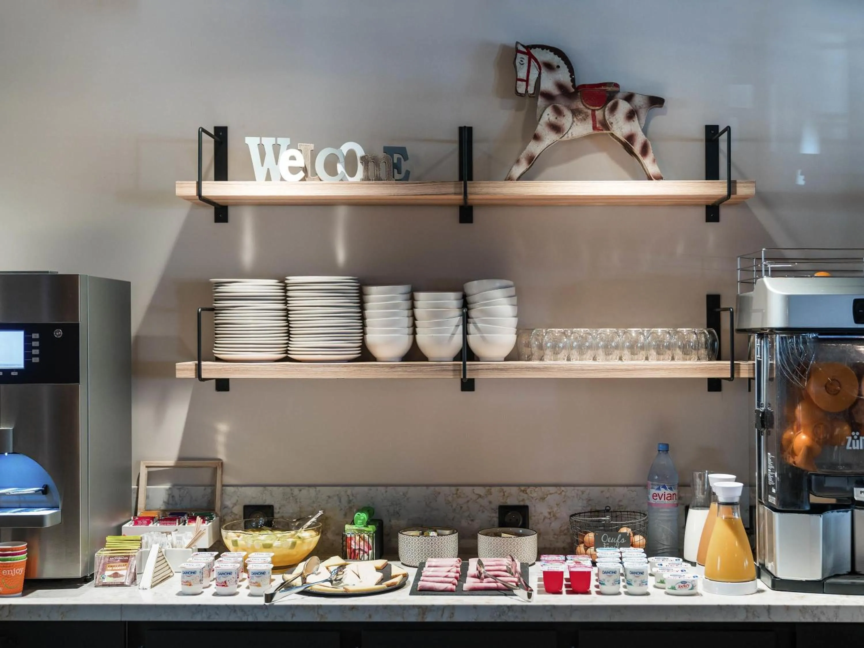 Breakfast in ibis Styles Laval Centre Gare