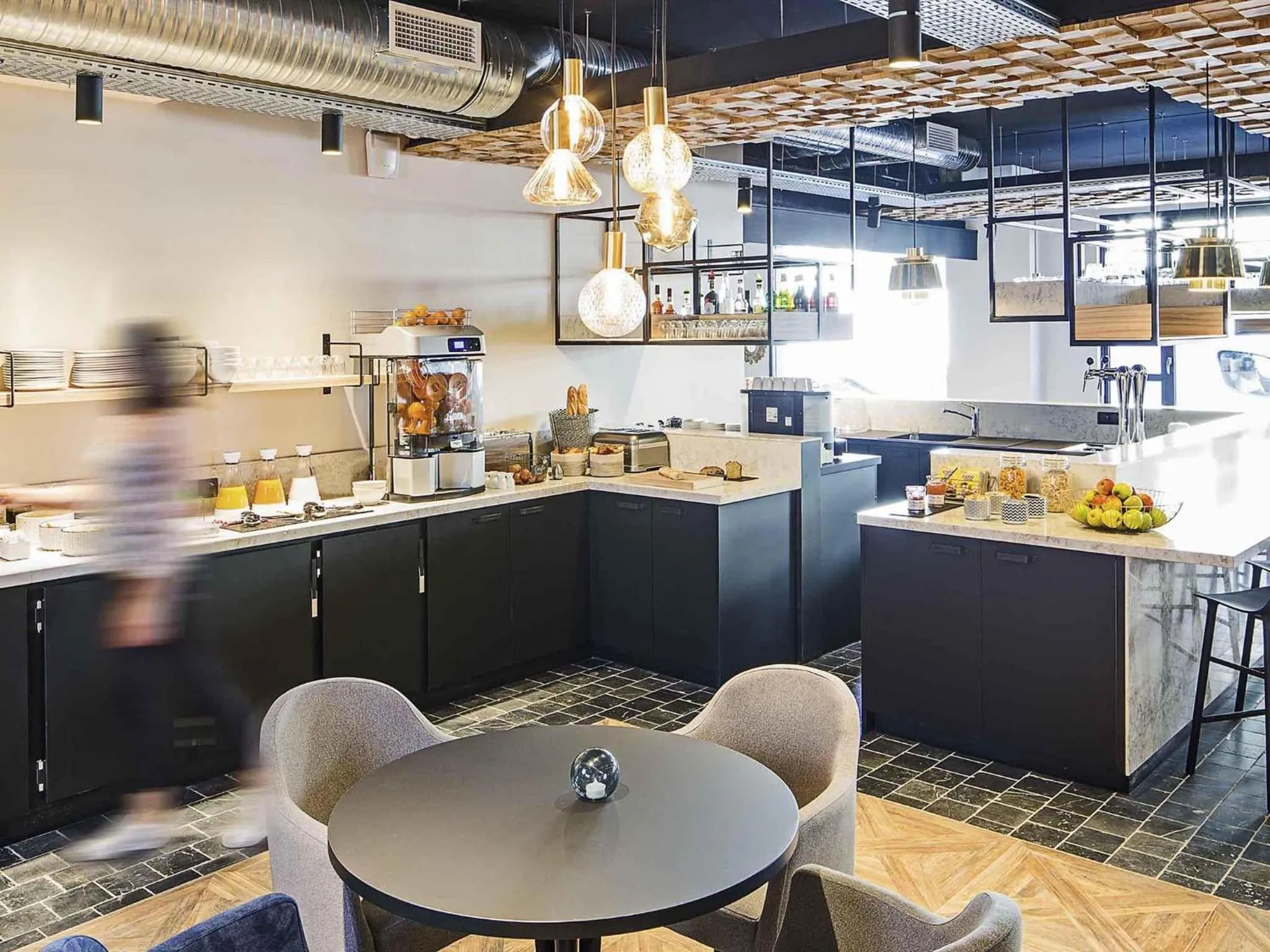 Breakfast in ibis Styles Laval Centre Gare