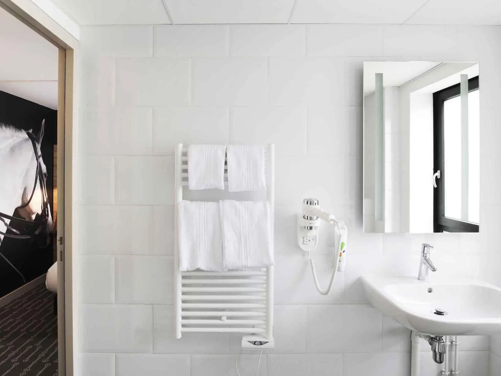 Bedroom in ibis Styles Laval Centre Gare