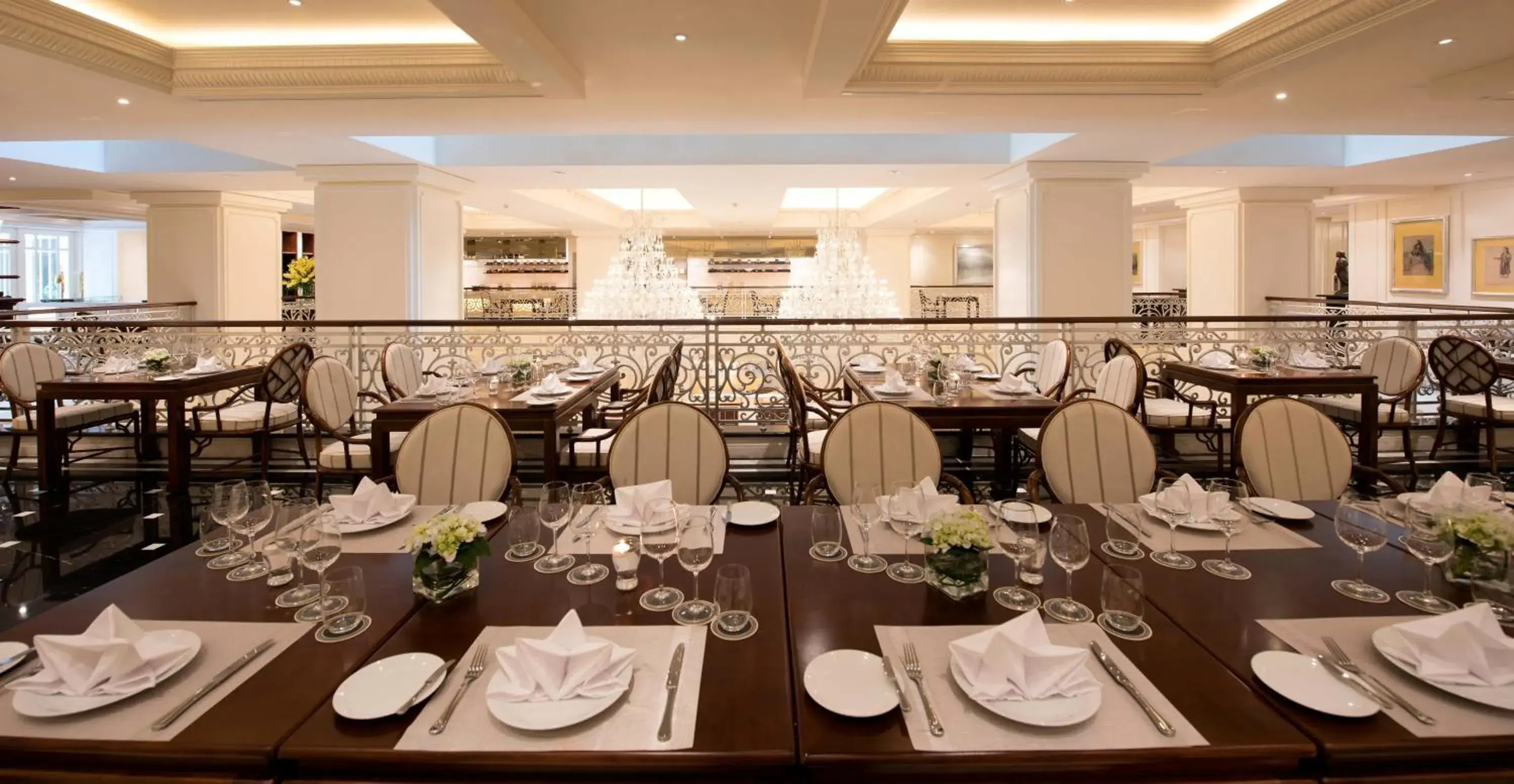 Restaurant/places to eat in Apricot Hotel Restaurant/places to eat in Apricot Hotel
