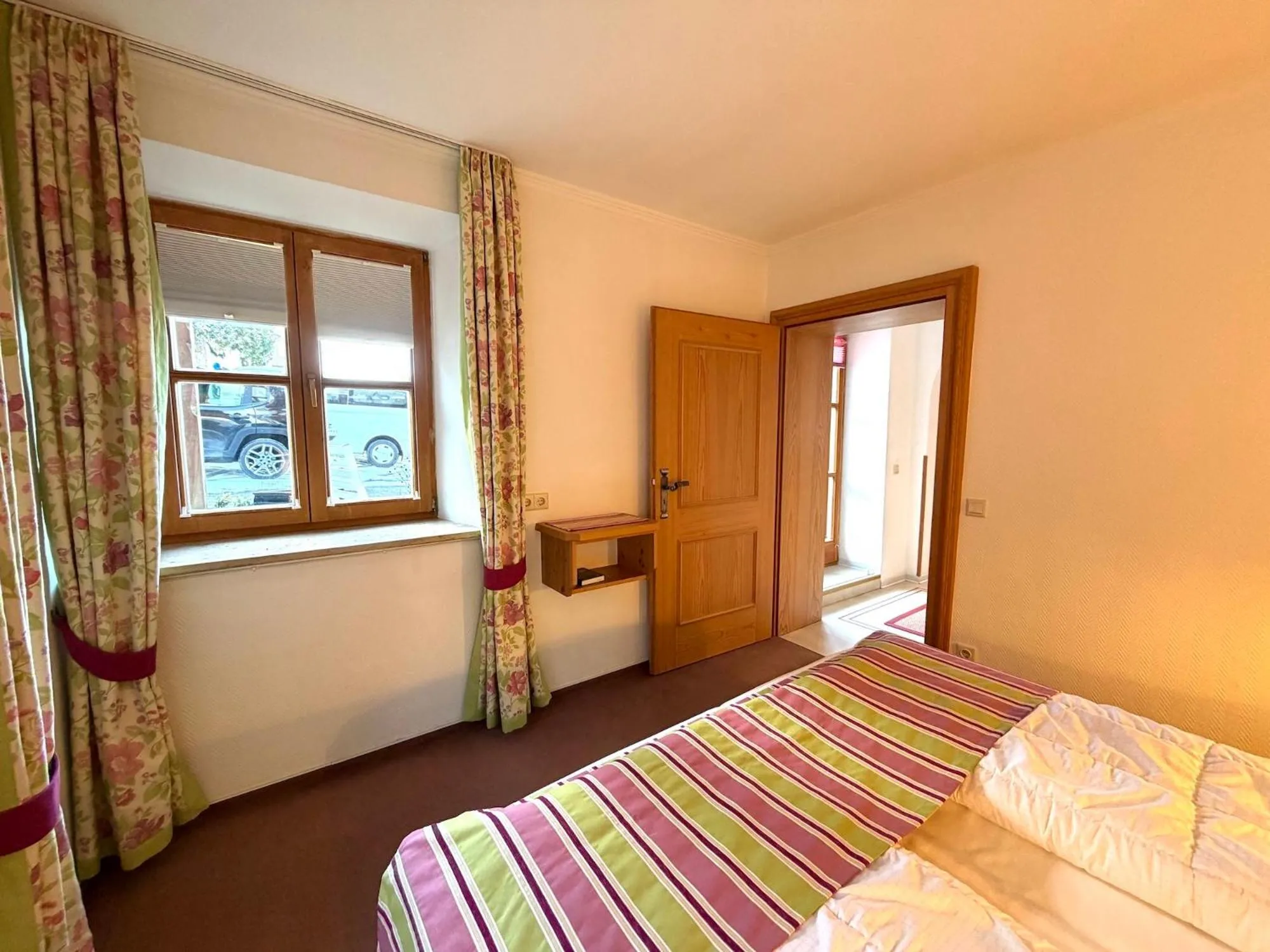 Bed in Fackler Apartments