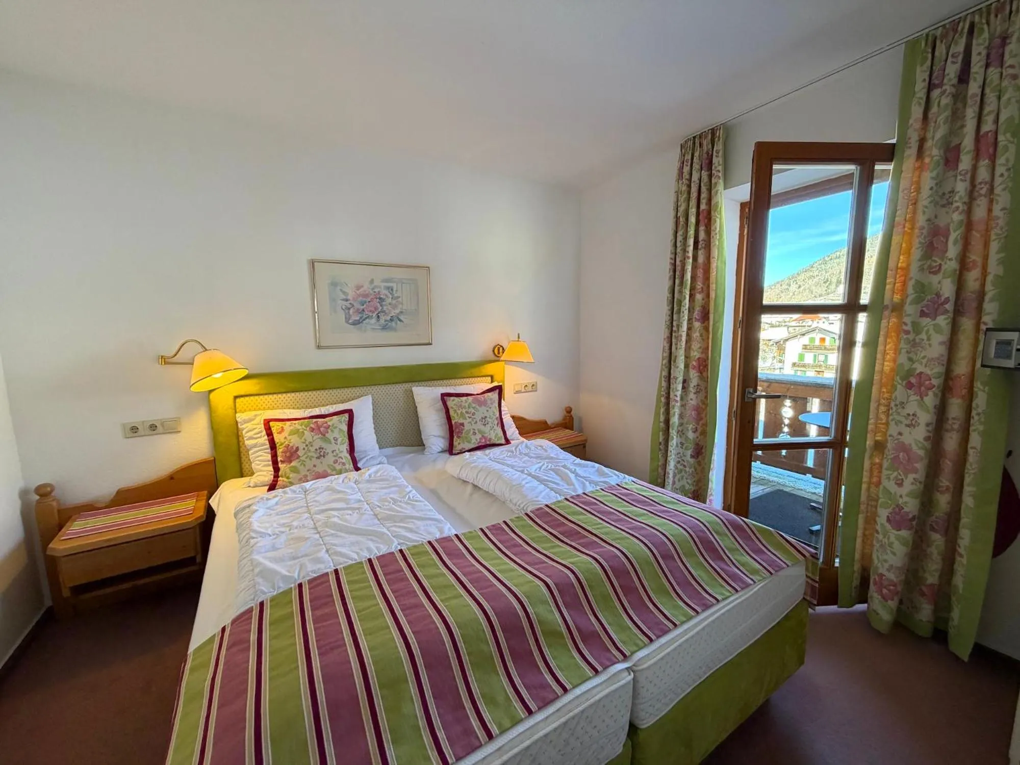 Bed in Fackler Apartments