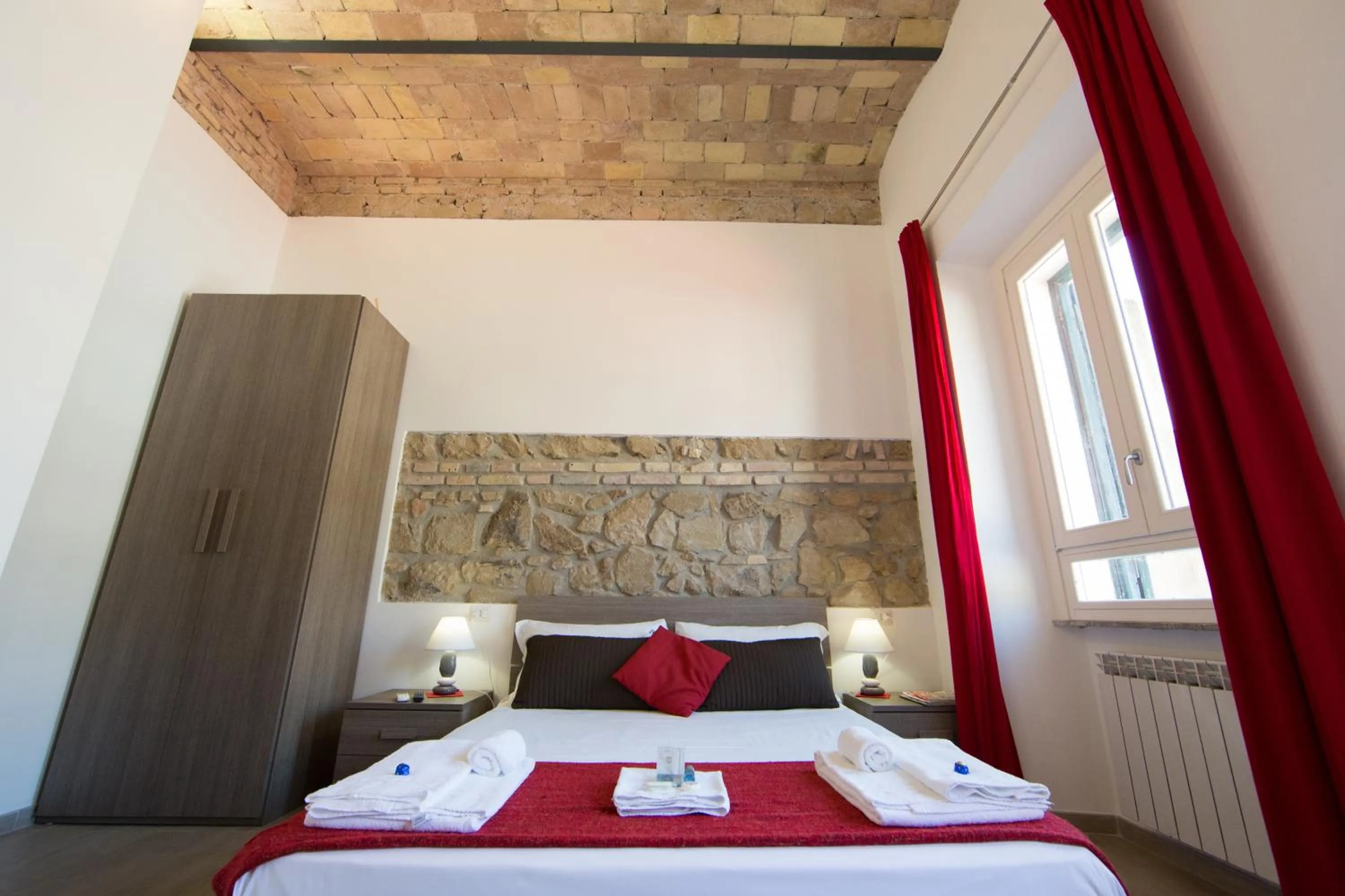 Photo of the whole room, Bed in The Great Beauty