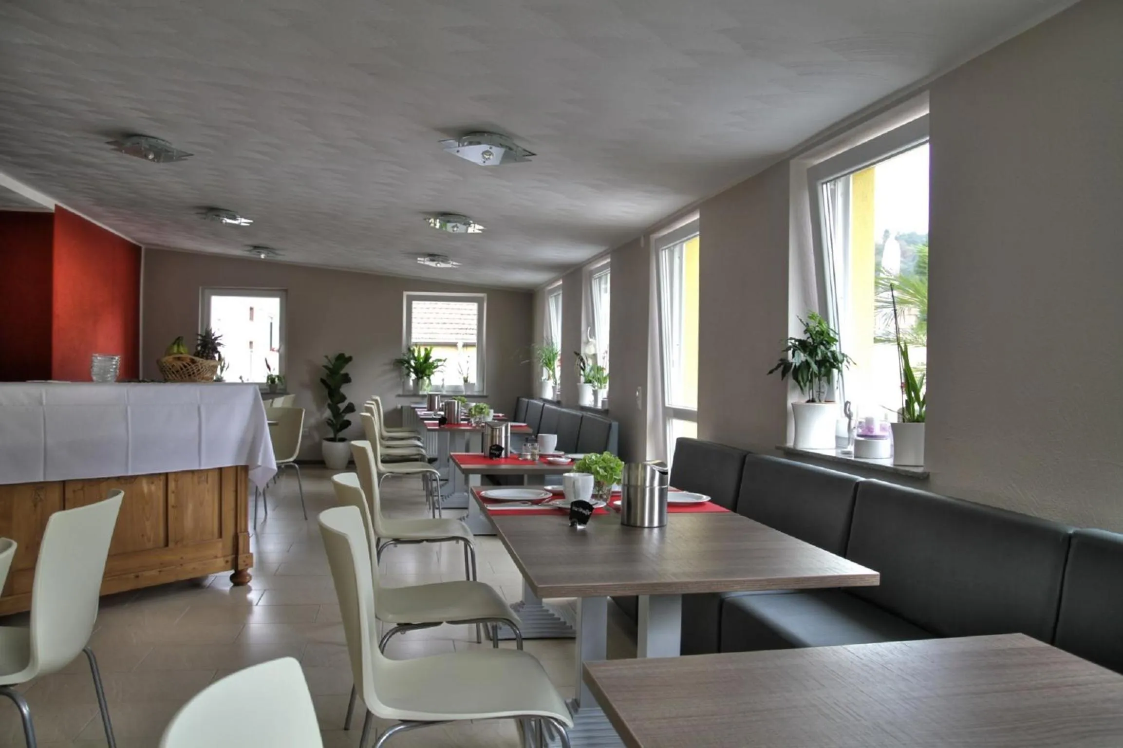 Dining area in Apado-Hotel garni