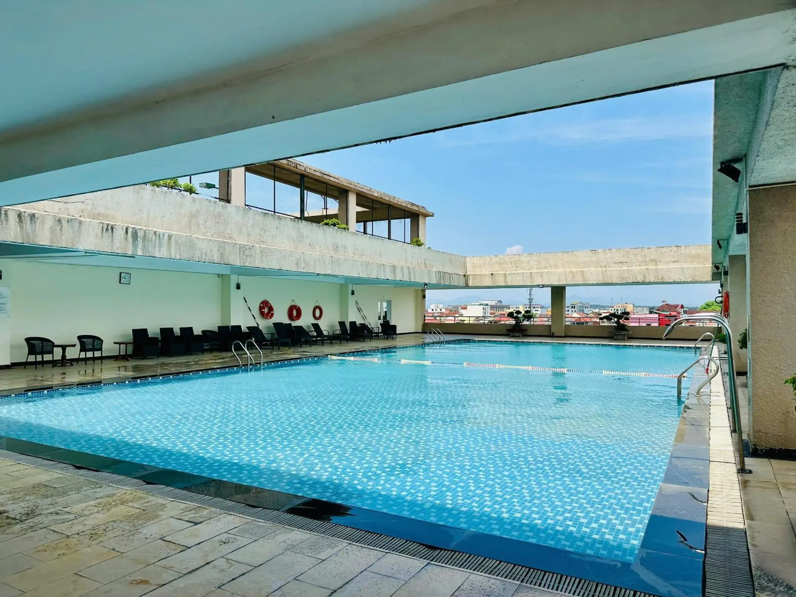 Swimming pool in Muong Thanh Grand Quang Tri Hotel Swimming pool in Muong Thanh Grand Quang Tri Hotel