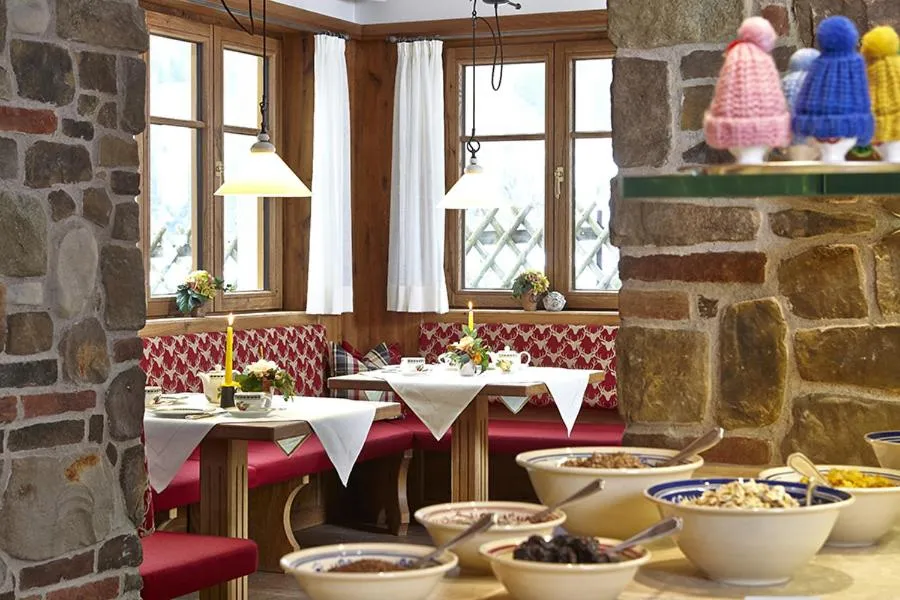 Restaurant/places to eat in Landhaus Sonnenbichl Mittenwald